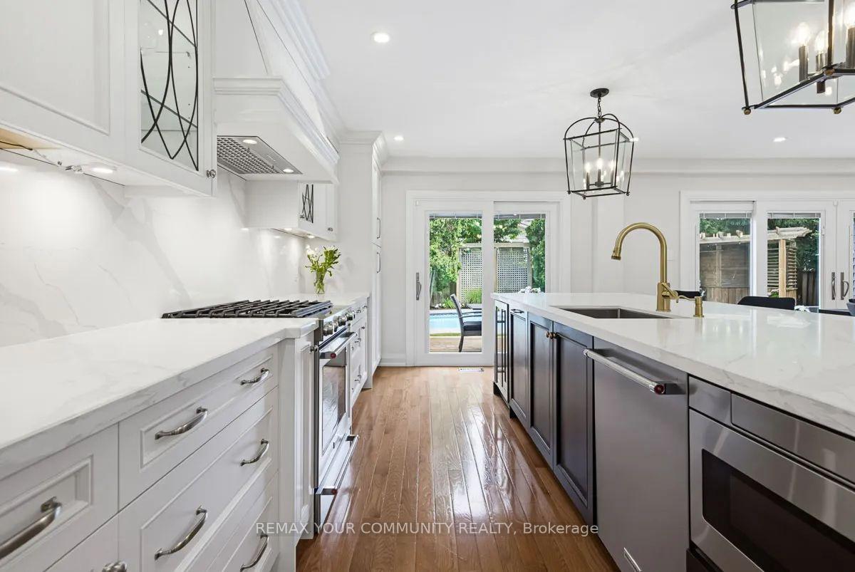 Photo 10 of 18 Oak Lea Circle, Markham, Markham Village — HOMEH