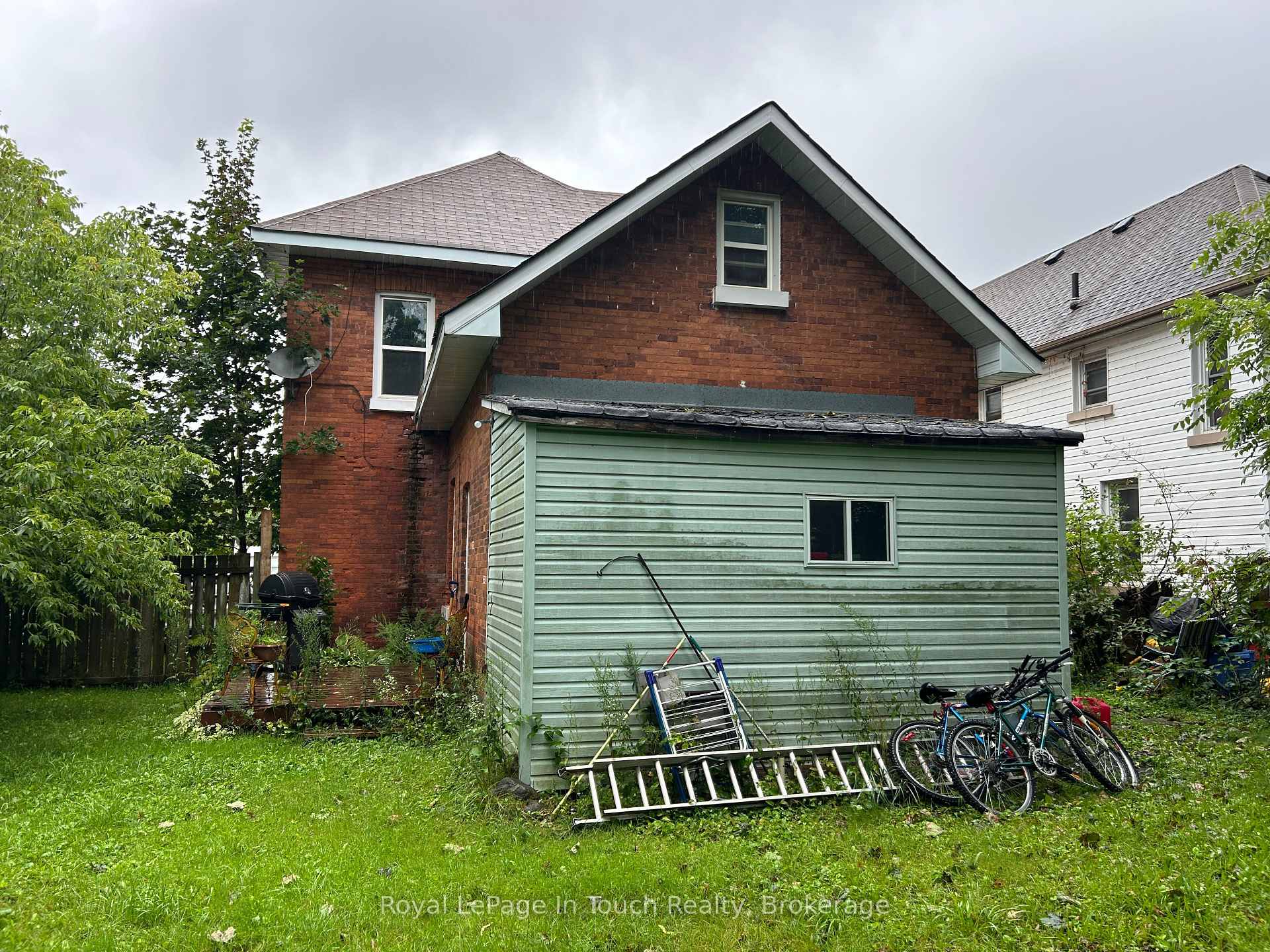 Photo 4 of 98 Fourth Street, Midland — HOMEH