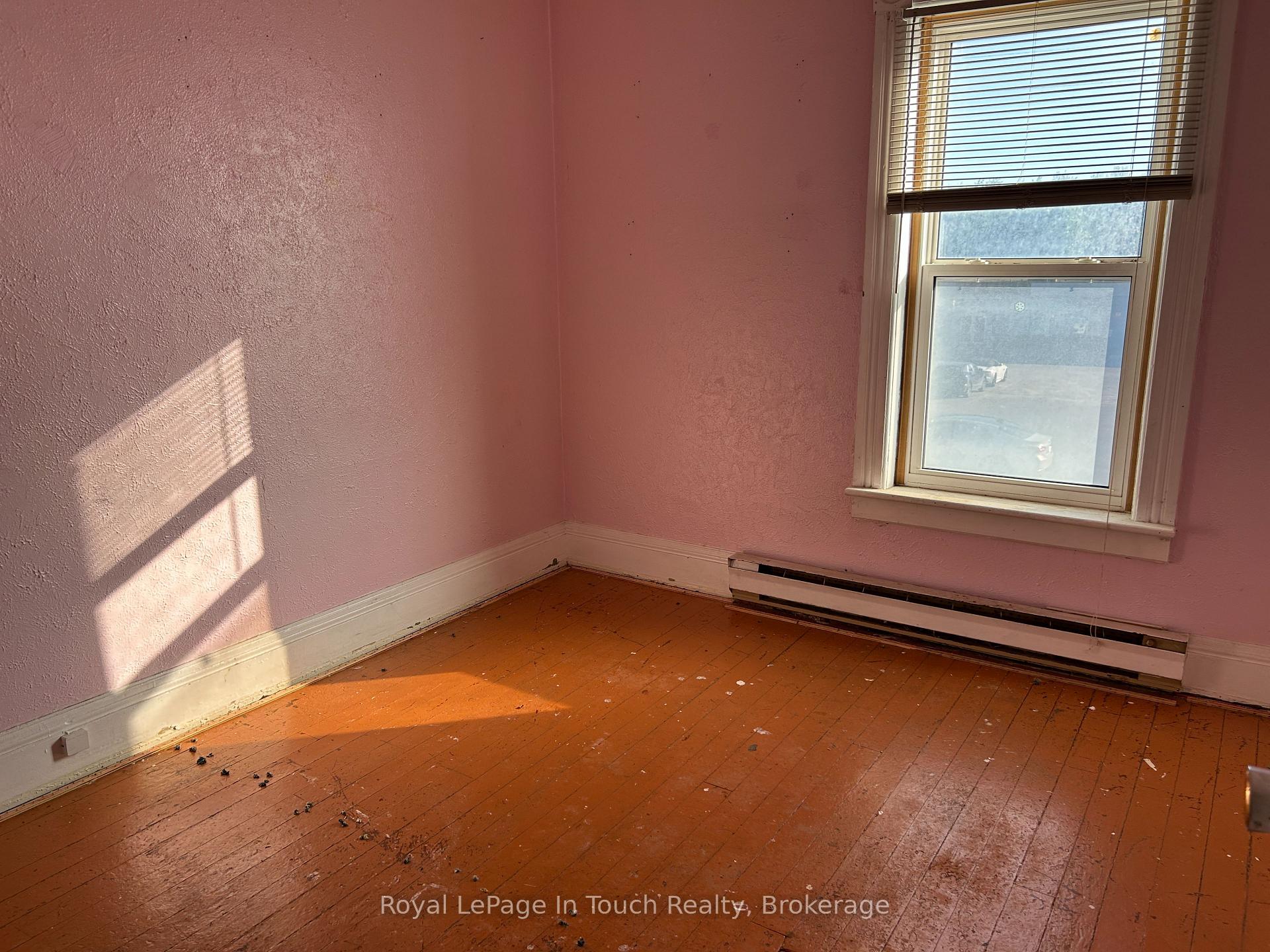 Photo 8 of 98 Fourth Street, Midland — HOMEH