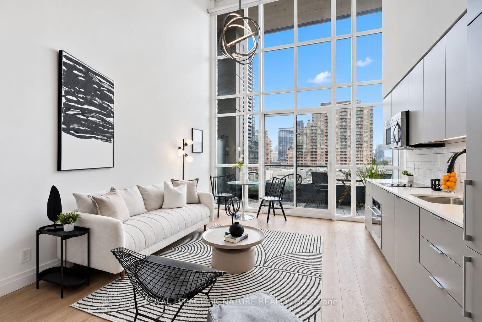 Front of Unit 532, 5 Hanna Avenue
