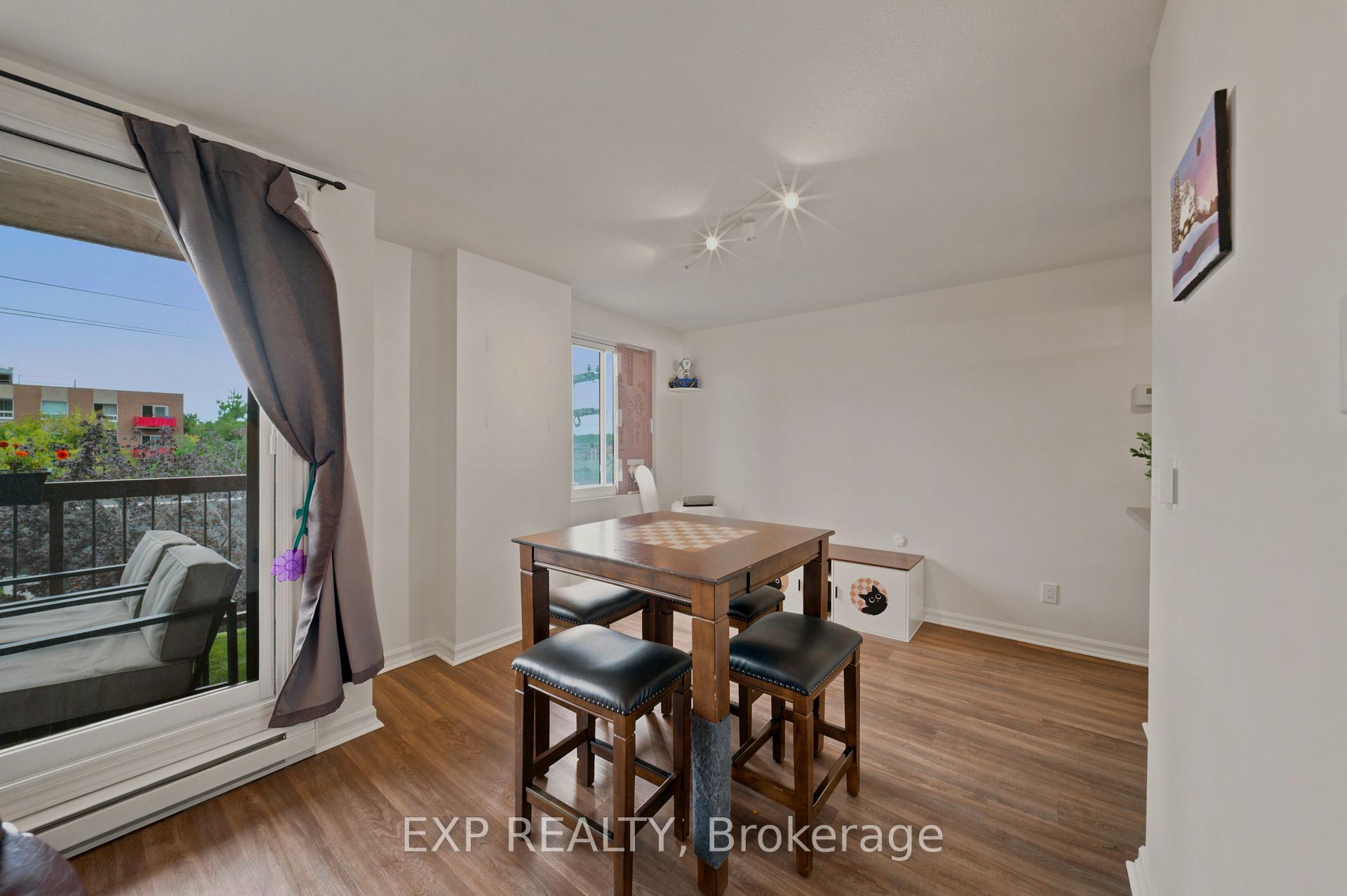 Photo 4 of Unit 401, 222 Guigues Avenue, Ottawa, Lower Town/Byward Market — HOMEH