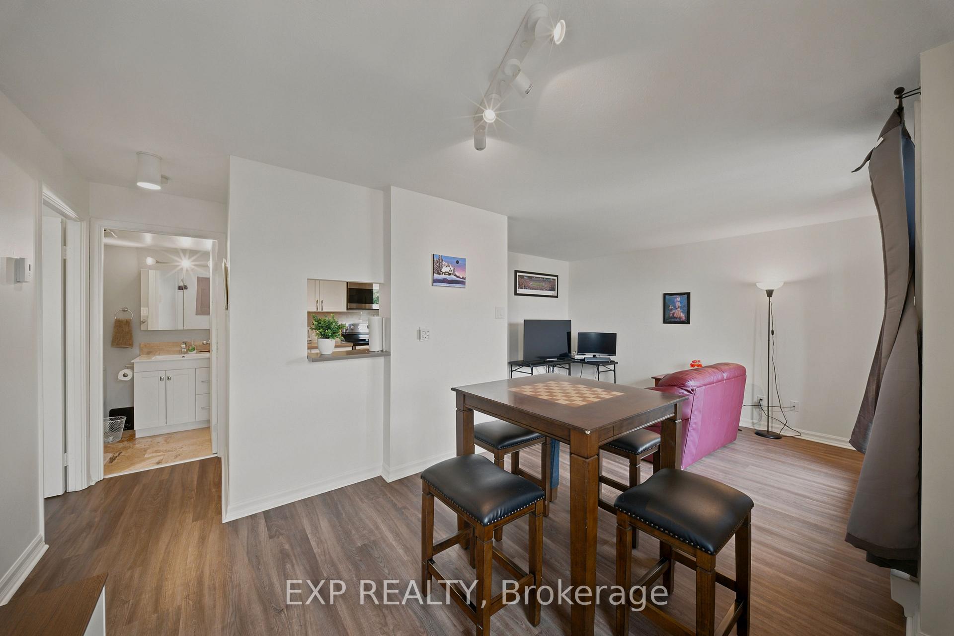 Photo 5 of Unit 401, 222 Guigues Avenue, Ottawa, Lower Town/Byward Market — HOMEH