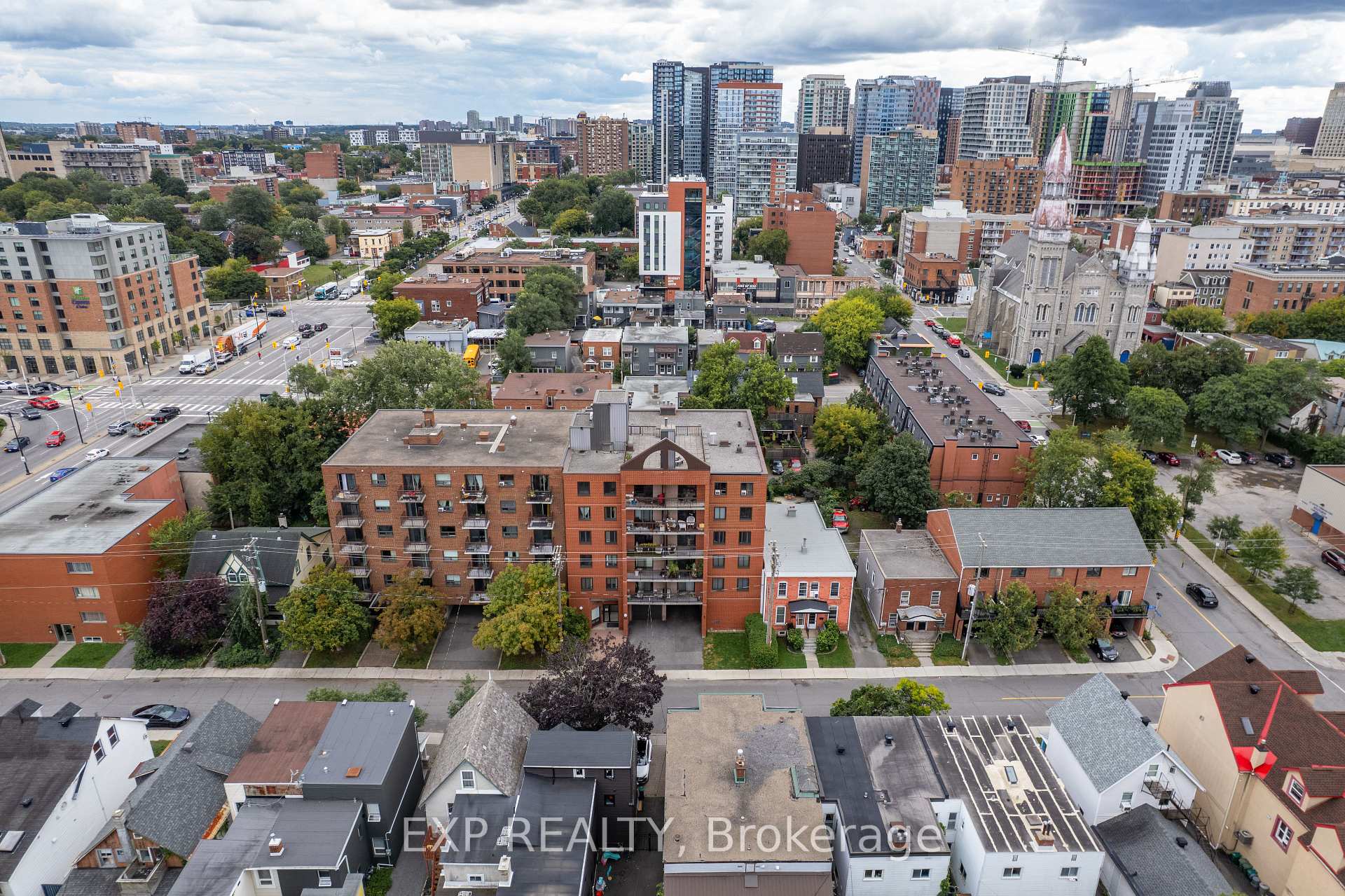 Photo 19 of Unit 401, 222 Guigues Avenue, Ottawa, Lower Town/Byward Market — HOMEH