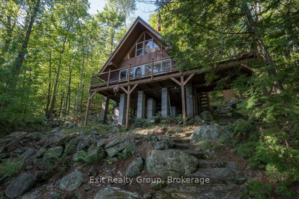 Photo 3 of 2010 Shabomeka Lake, Frontenac, Frontenac North — HOMEH