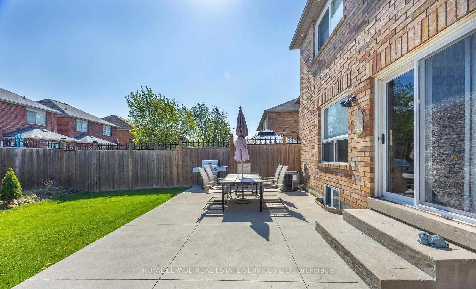 Photo 3 of 5859 Chalfont Crescent, Mississauga, Churchill Meadows — HOMEH