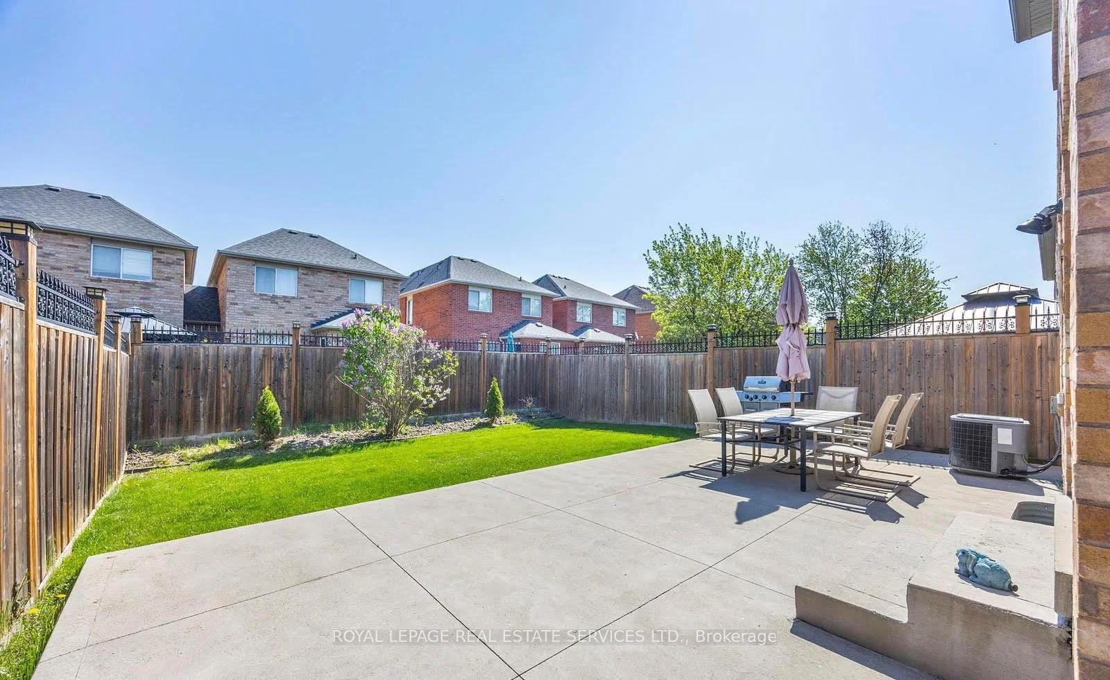 Photo 5 of 5859 Chalfont Crescent, Mississauga, Churchill Meadows — HOMEH