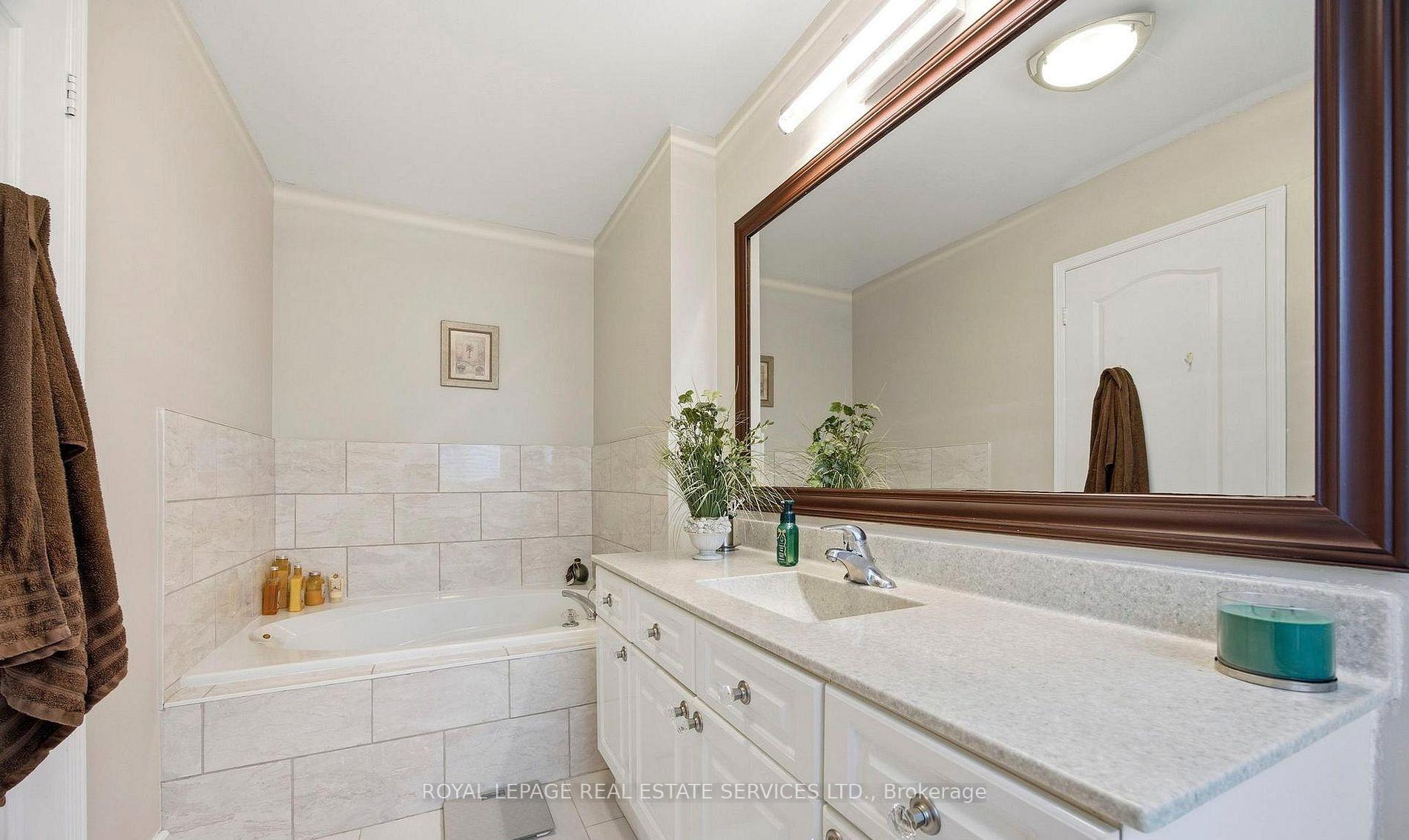 Photo 14 of 5859 Chalfont Crescent, Mississauga, Churchill Meadows — HOMEH