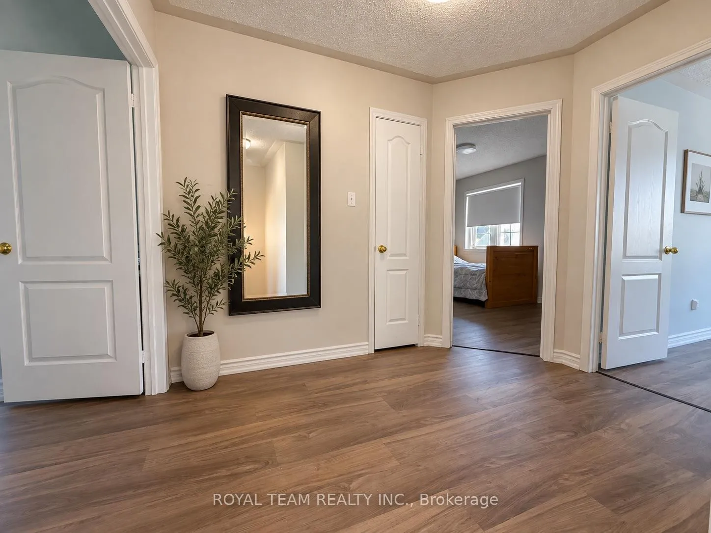 Photo 11 of 1689 Whitestone Drive, Oshawa, Samac — HOMEH
