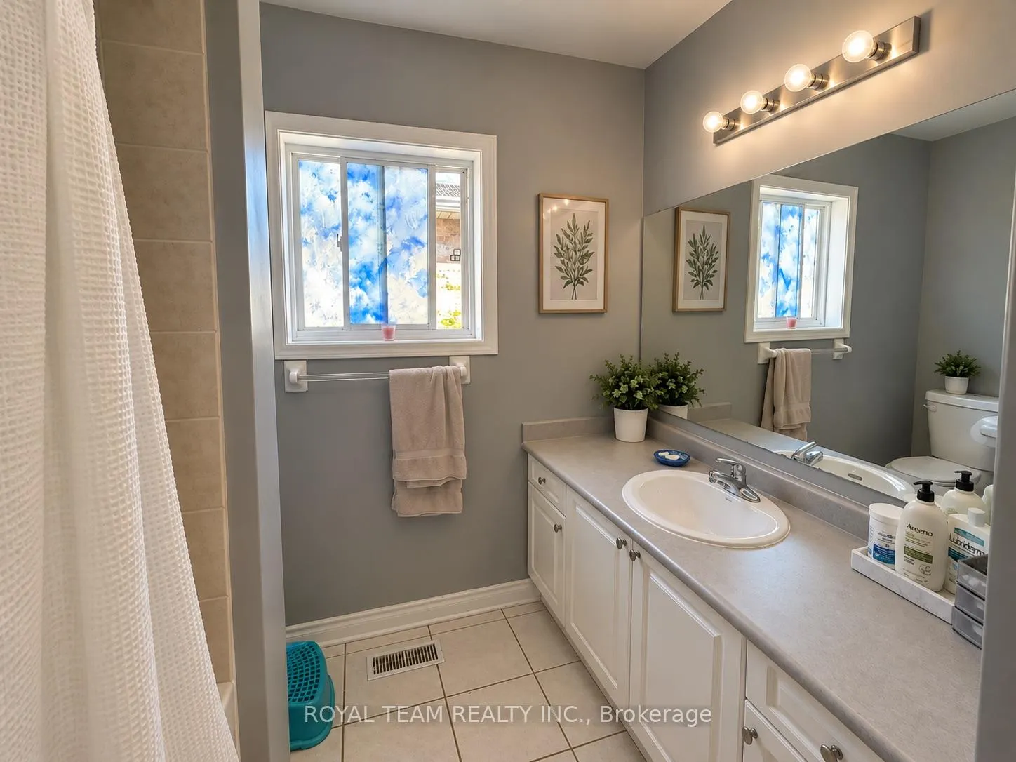 Photo 15 of 1689 Whitestone Drive, Oshawa, Samac — HOMEH