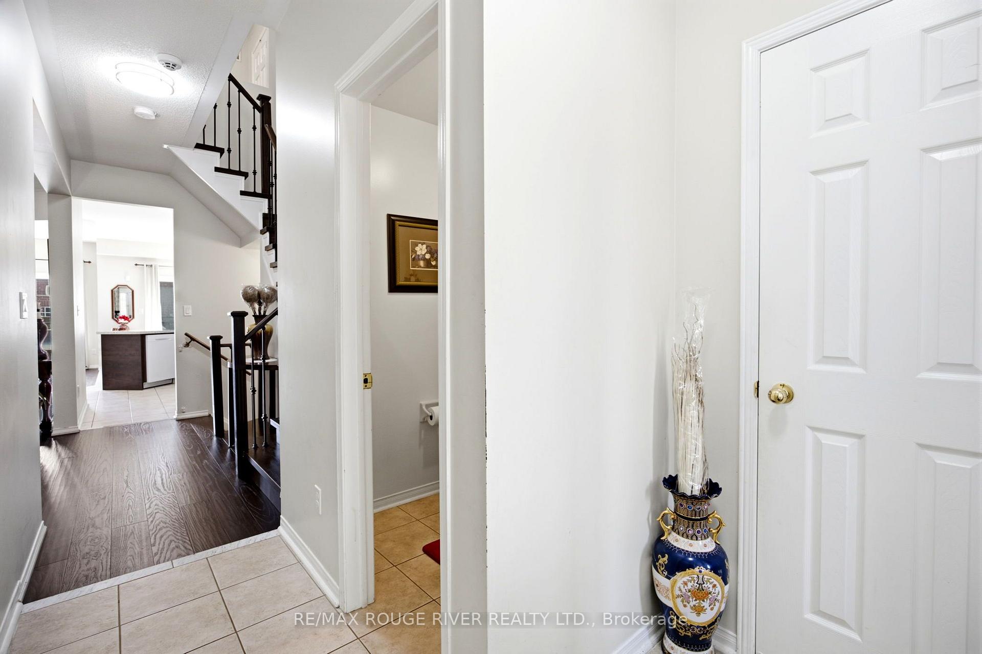 Photo 5 of 37 Michaelman Road, Ajax, South East — HOMEH