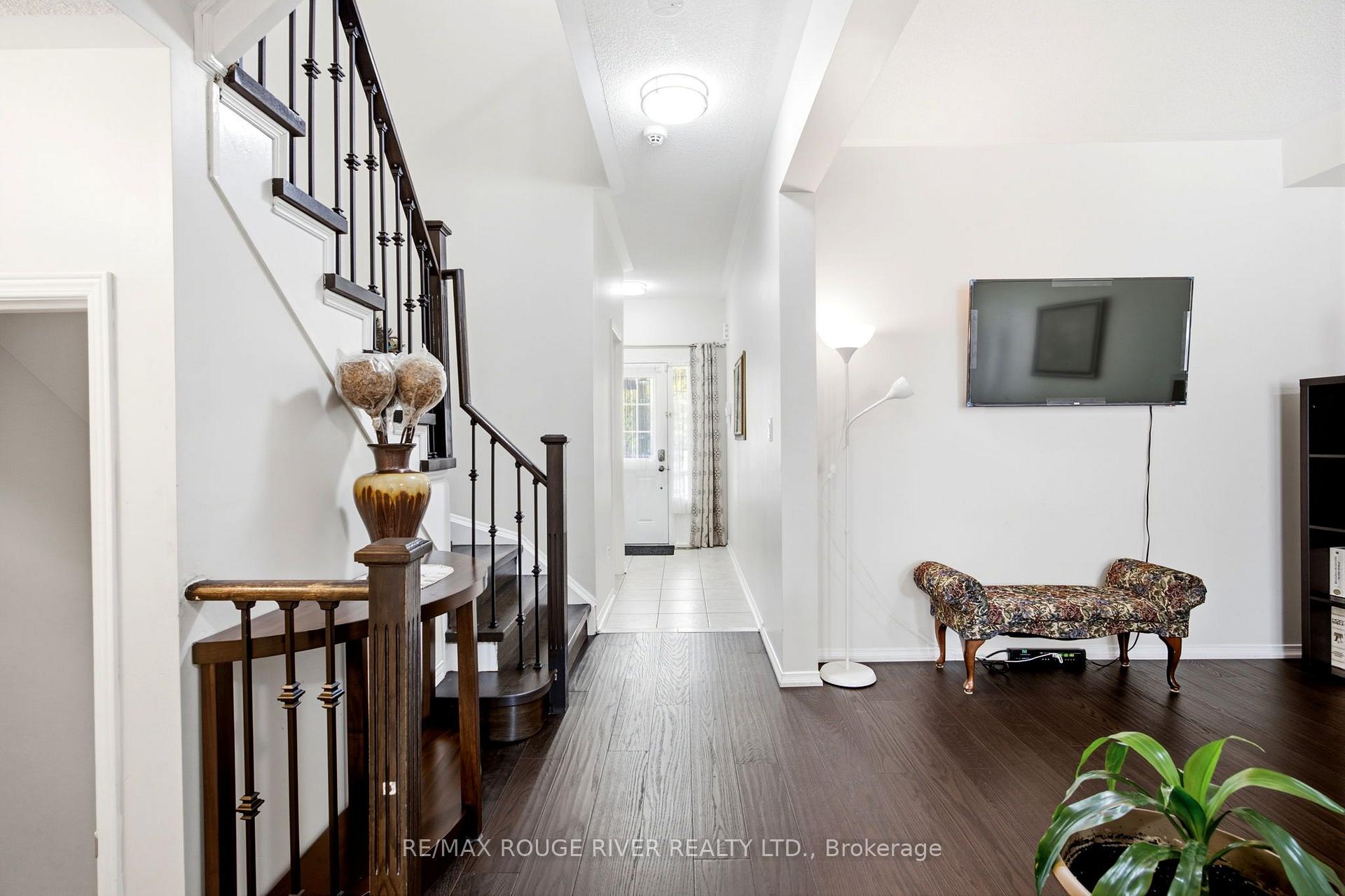 Photo 6 of 37 Michaelman Road, Ajax, South East — HOMEH