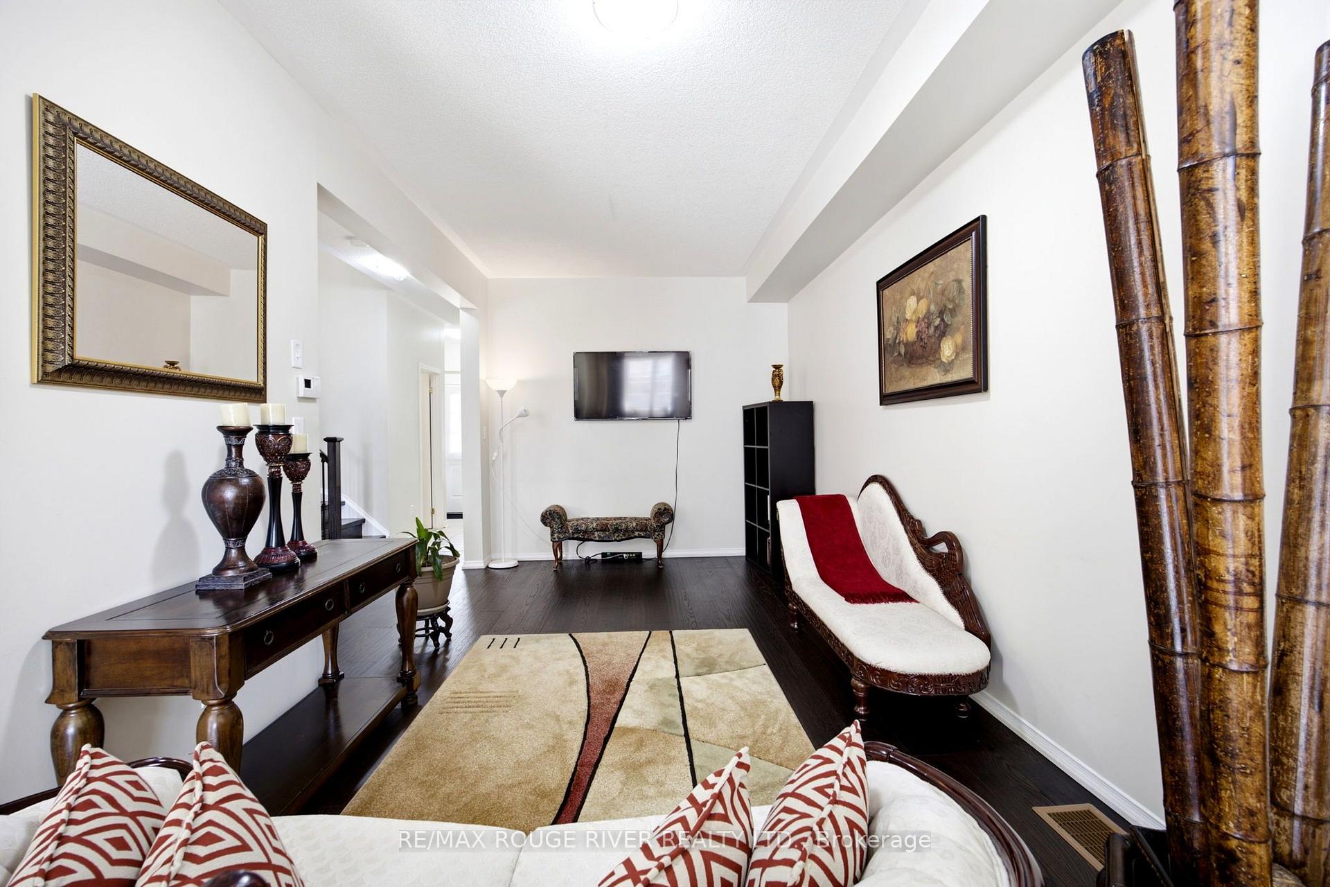 Photo 8 of 37 Michaelman Road, Ajax, South East — HOMEH