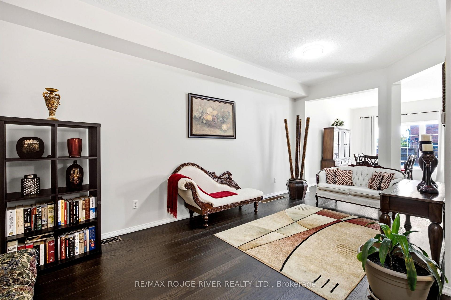 Photo 9 of 37 Michaelman Road, Ajax, South East — HOMEH