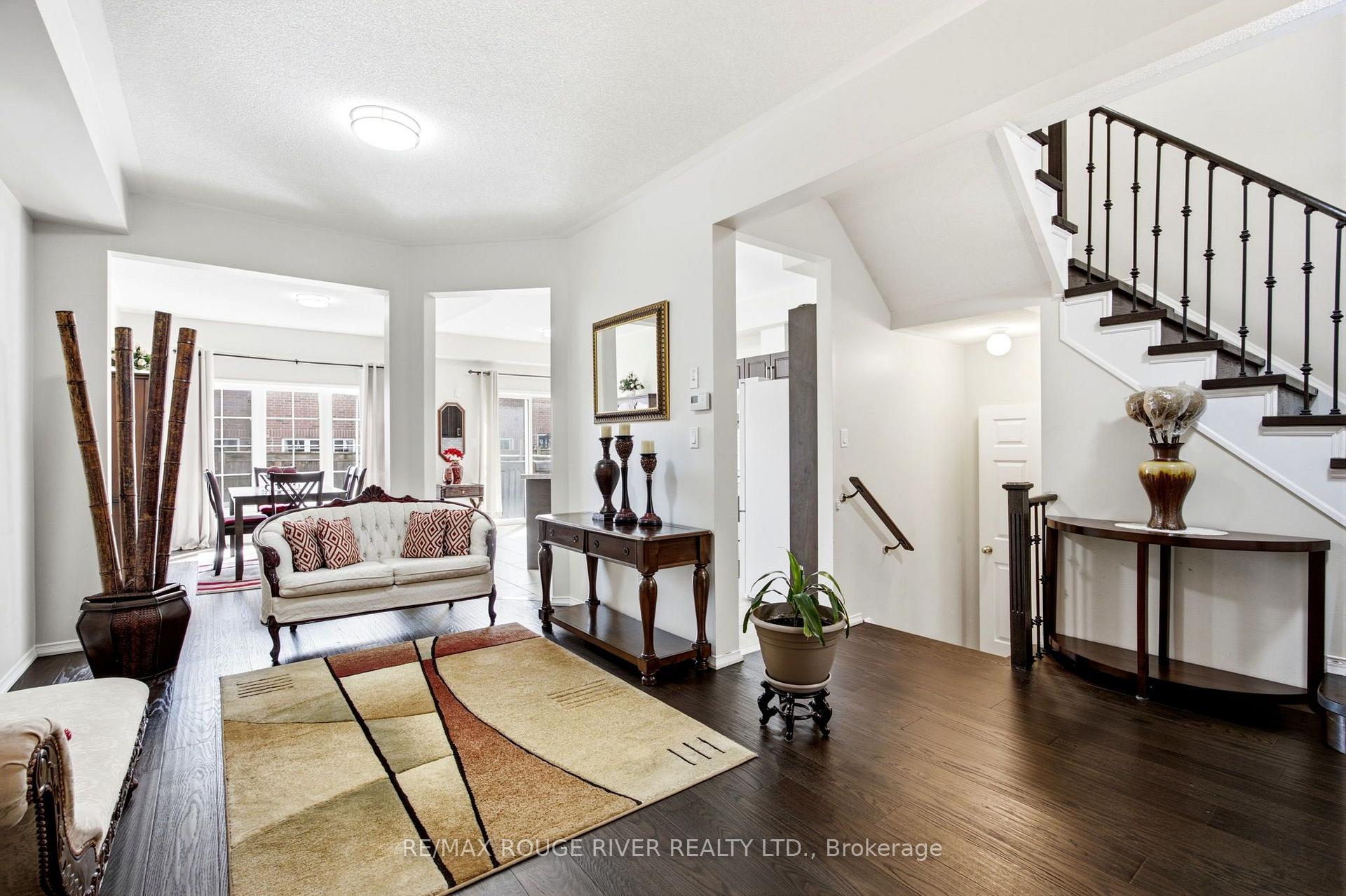 Photo 10 of 37 Michaelman Road, Ajax, South East — HOMEH