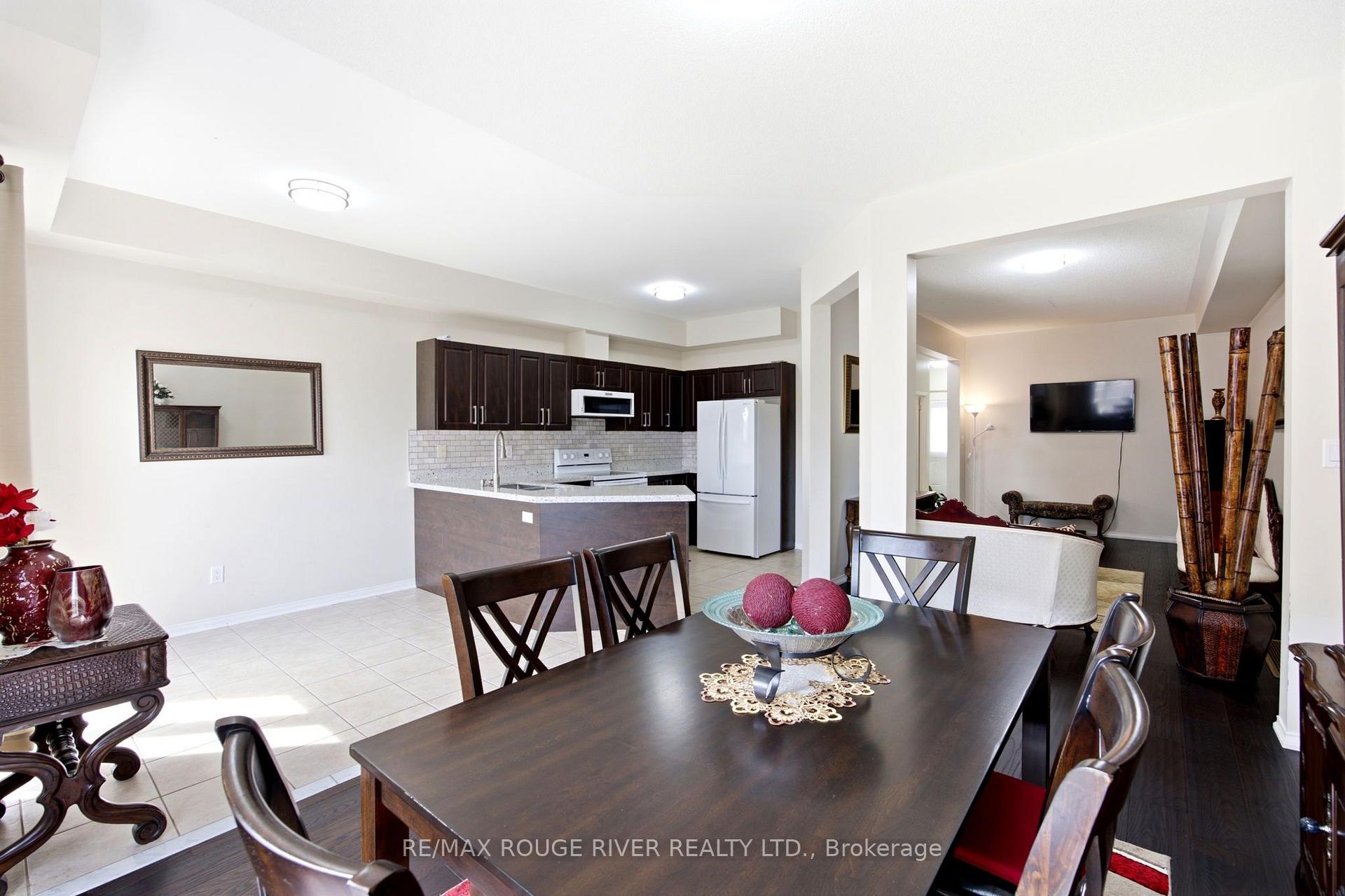 Photo 13 of 37 Michaelman Road, Ajax, South East — HOMEH
