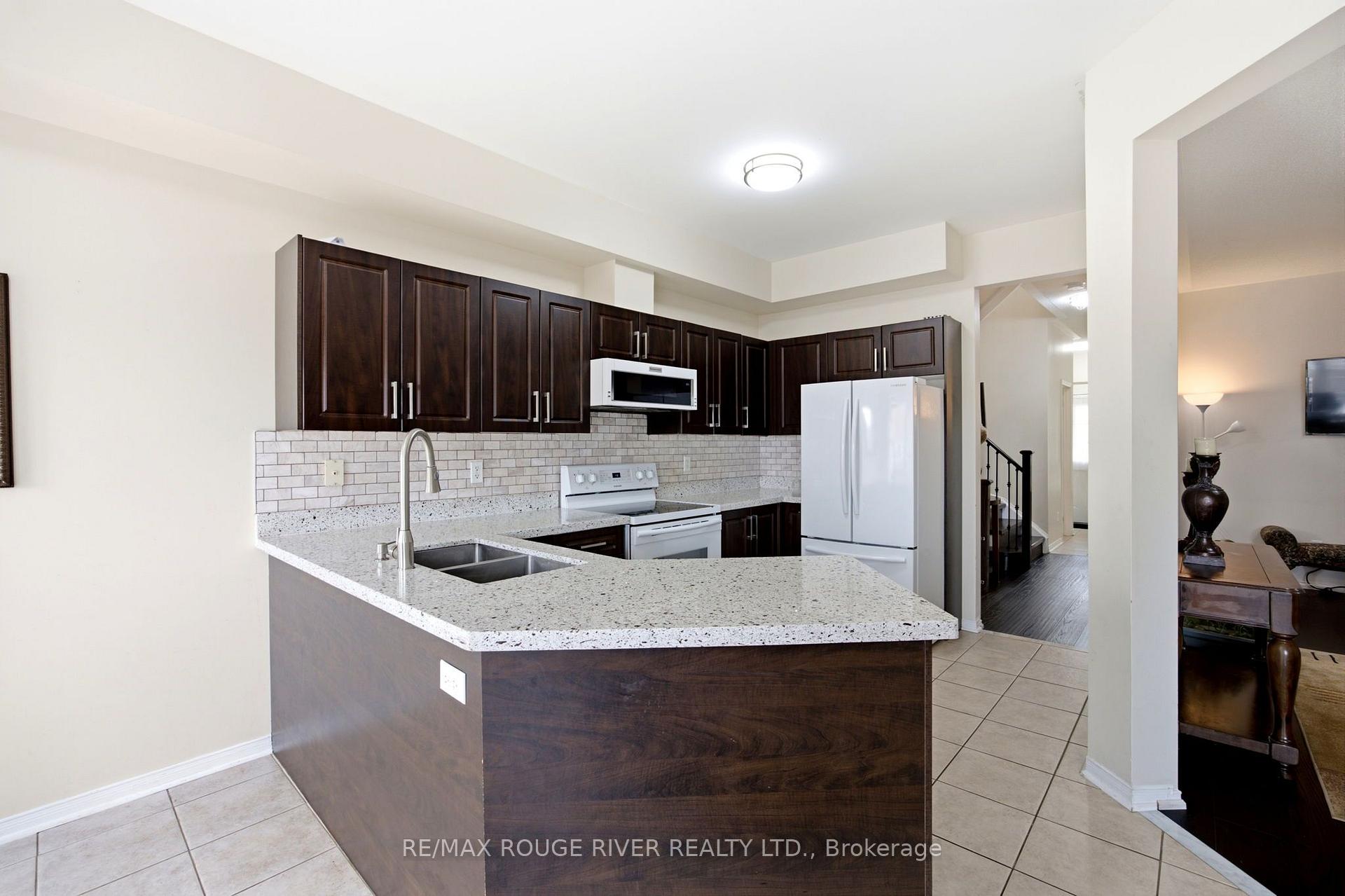Photo 14 of 37 Michaelman Road, Ajax, South East — HOMEH