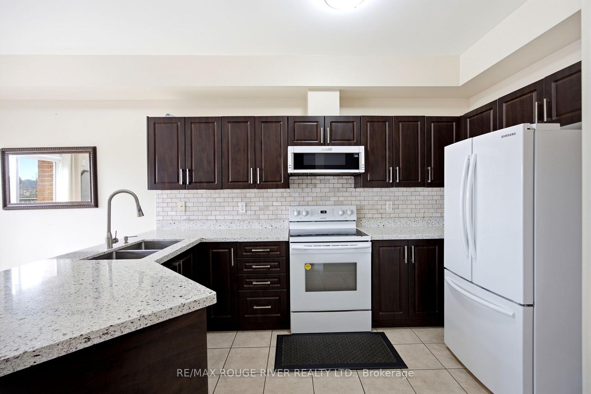 Photo 15 of 37 Michaelman Road, Ajax, South East — HOMEH