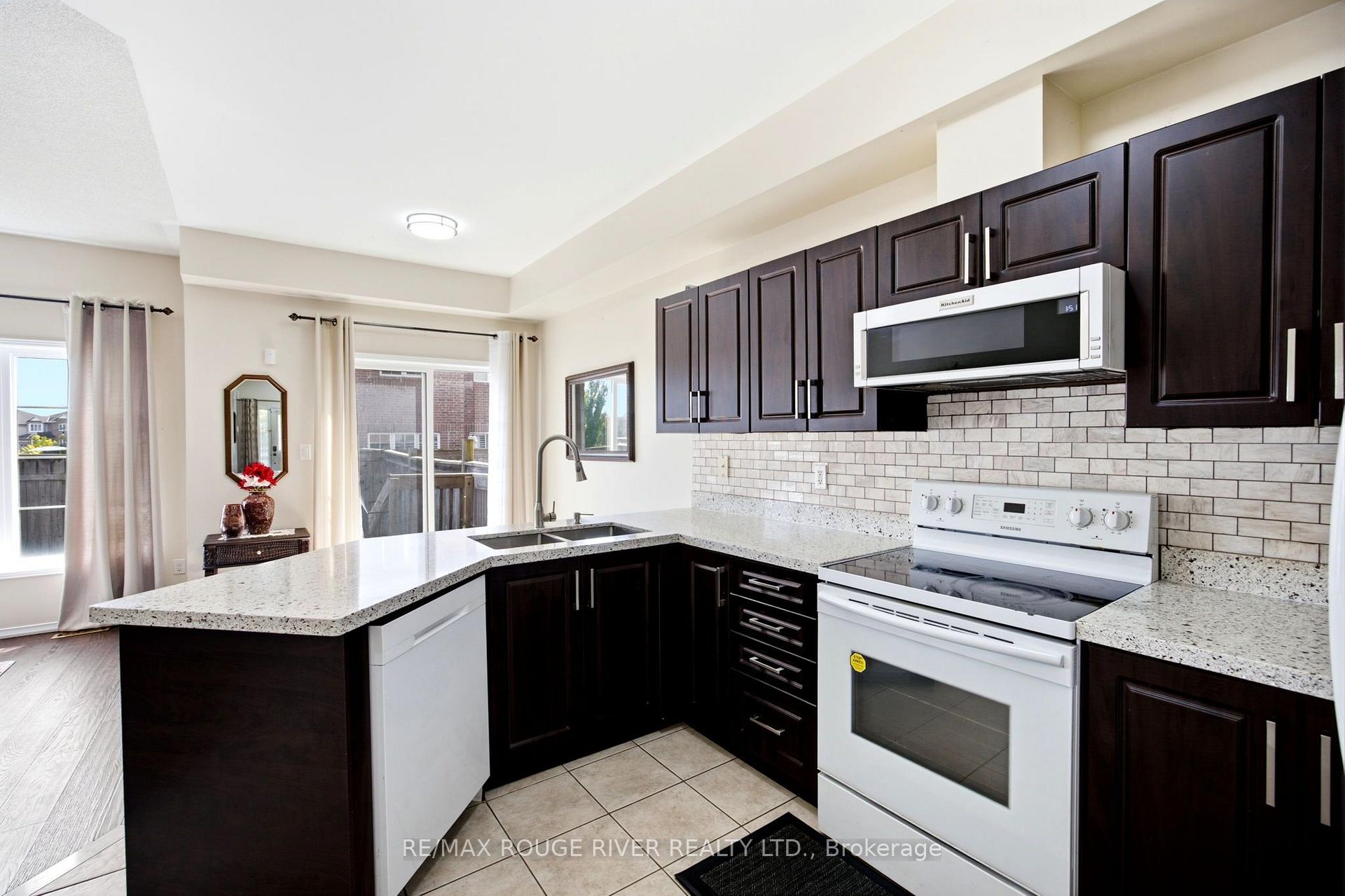 Photo 16 of 37 Michaelman Road, Ajax, South East — HOMEH