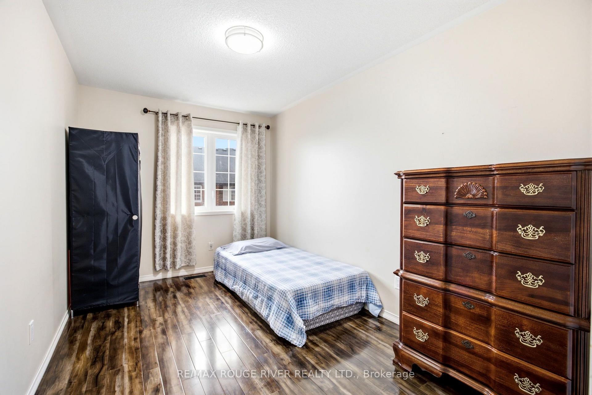 Photo 27 of 37 Michaelman Road, Ajax, South East — HOMEH