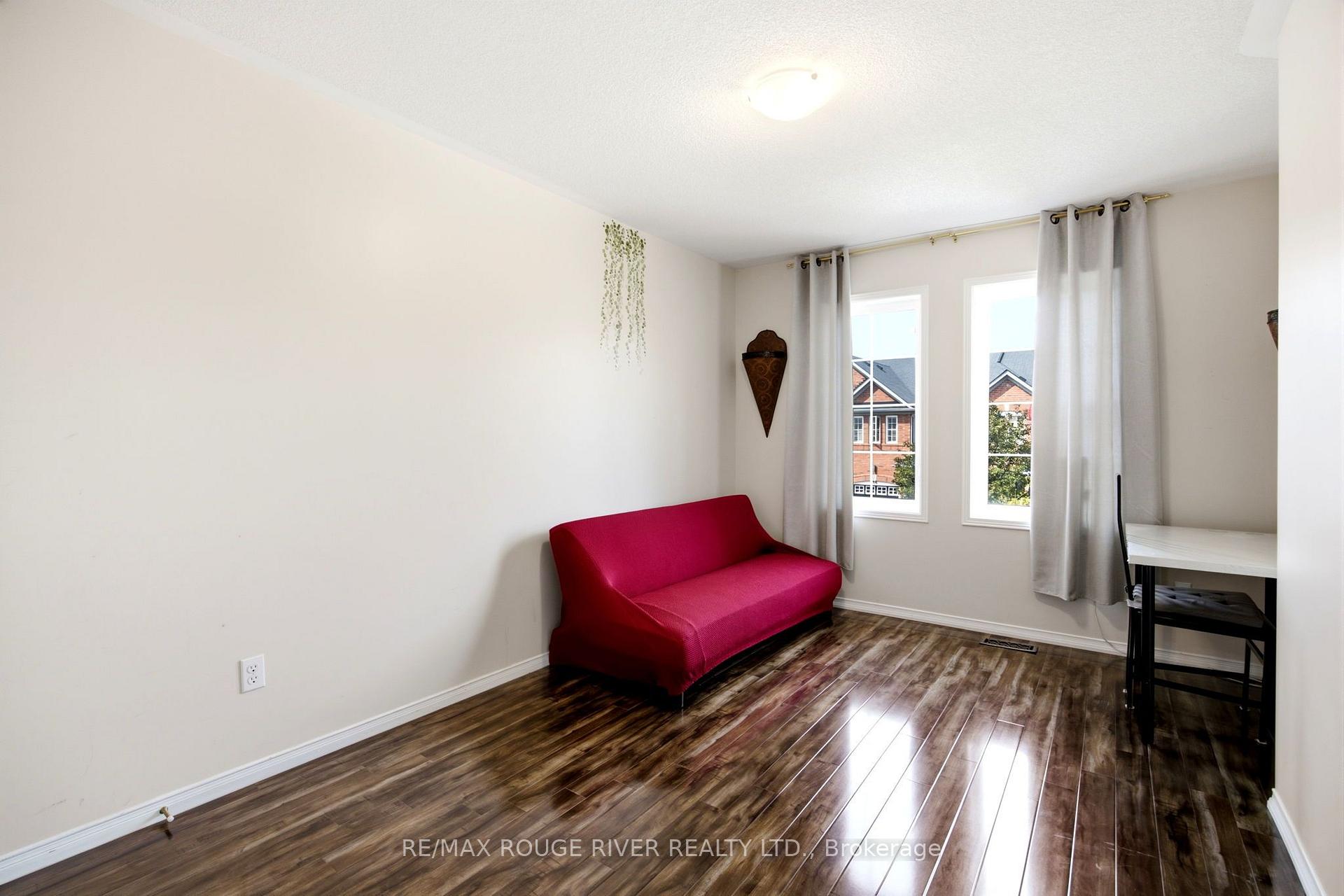 Photo 28 of 37 Michaelman Road, Ajax, South East — HOMEH