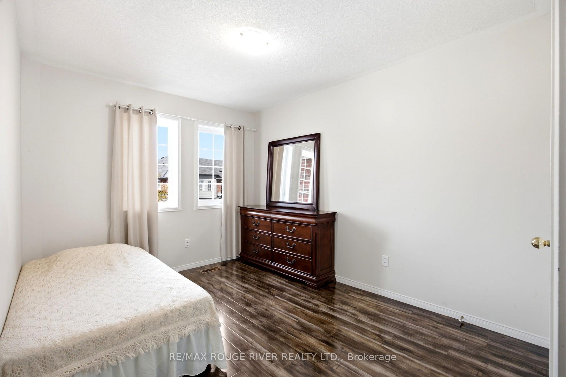 Photo 29 of 37 Michaelman Road, Ajax, South East — HOMEH