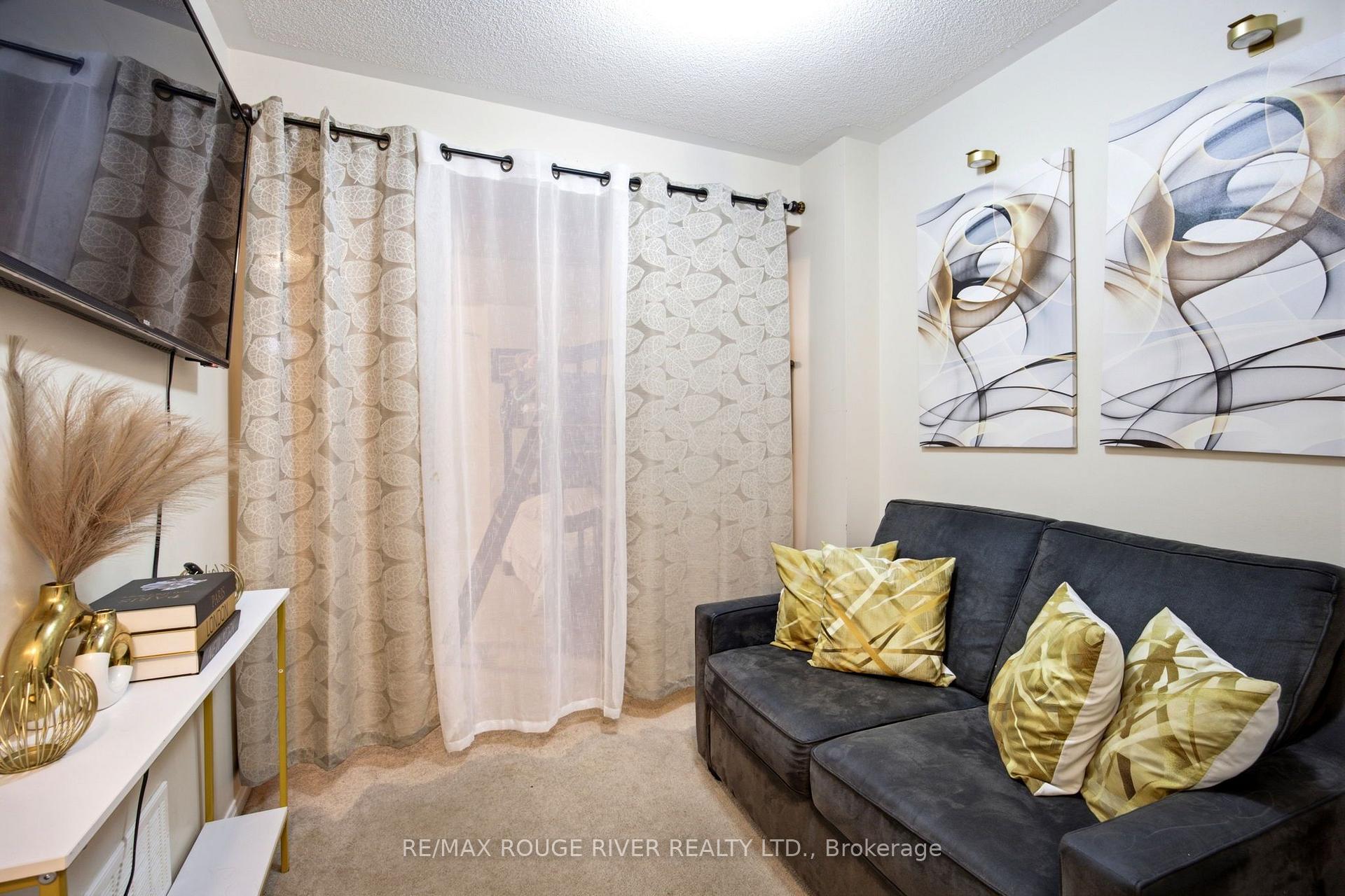 Photo 33 of 37 Michaelman Road, Ajax, South East — HOMEH