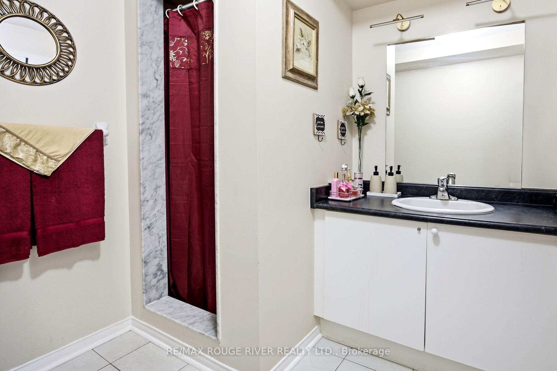 Photo 34 of 37 Michaelman Road, Ajax, South East — HOMEH