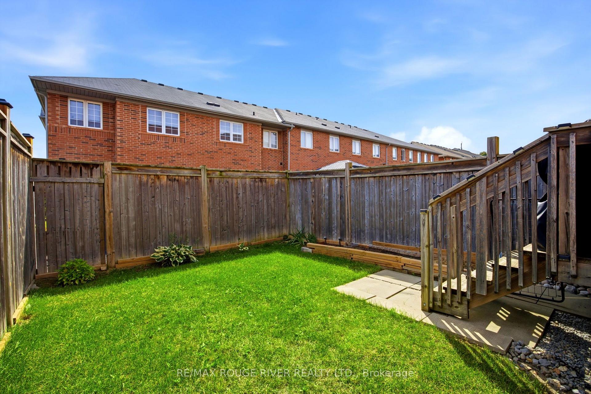 Photo 35 of 37 Michaelman Road, Ajax, South East — HOMEH