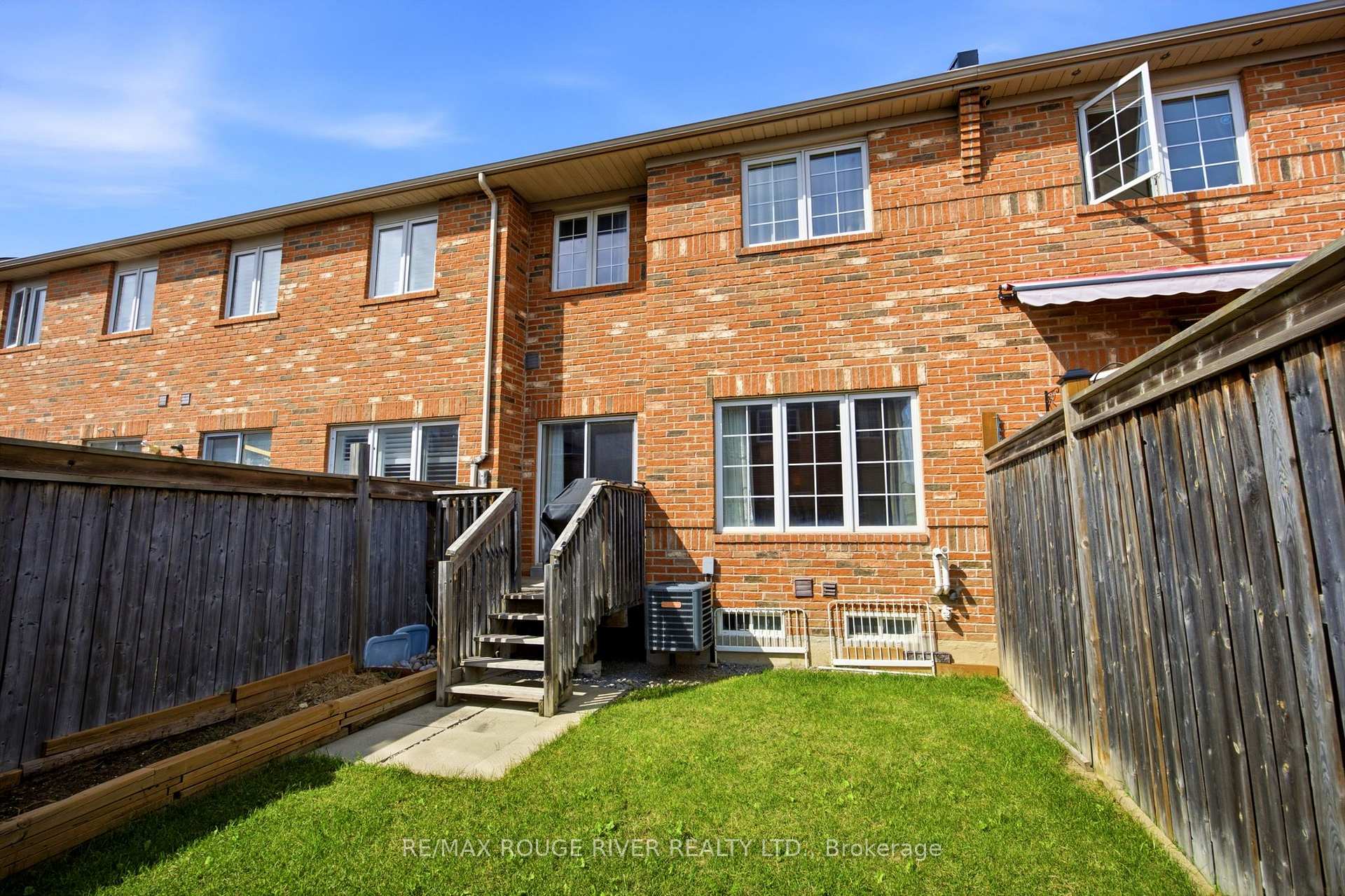 Photo 36 of 37 Michaelman Road, Ajax, South East — HOMEH