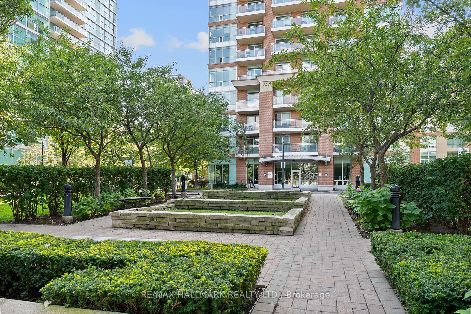 Photo 2 of Unit 902, 50 Lynn Williams Street, Toronto, Niagara — HOMEH