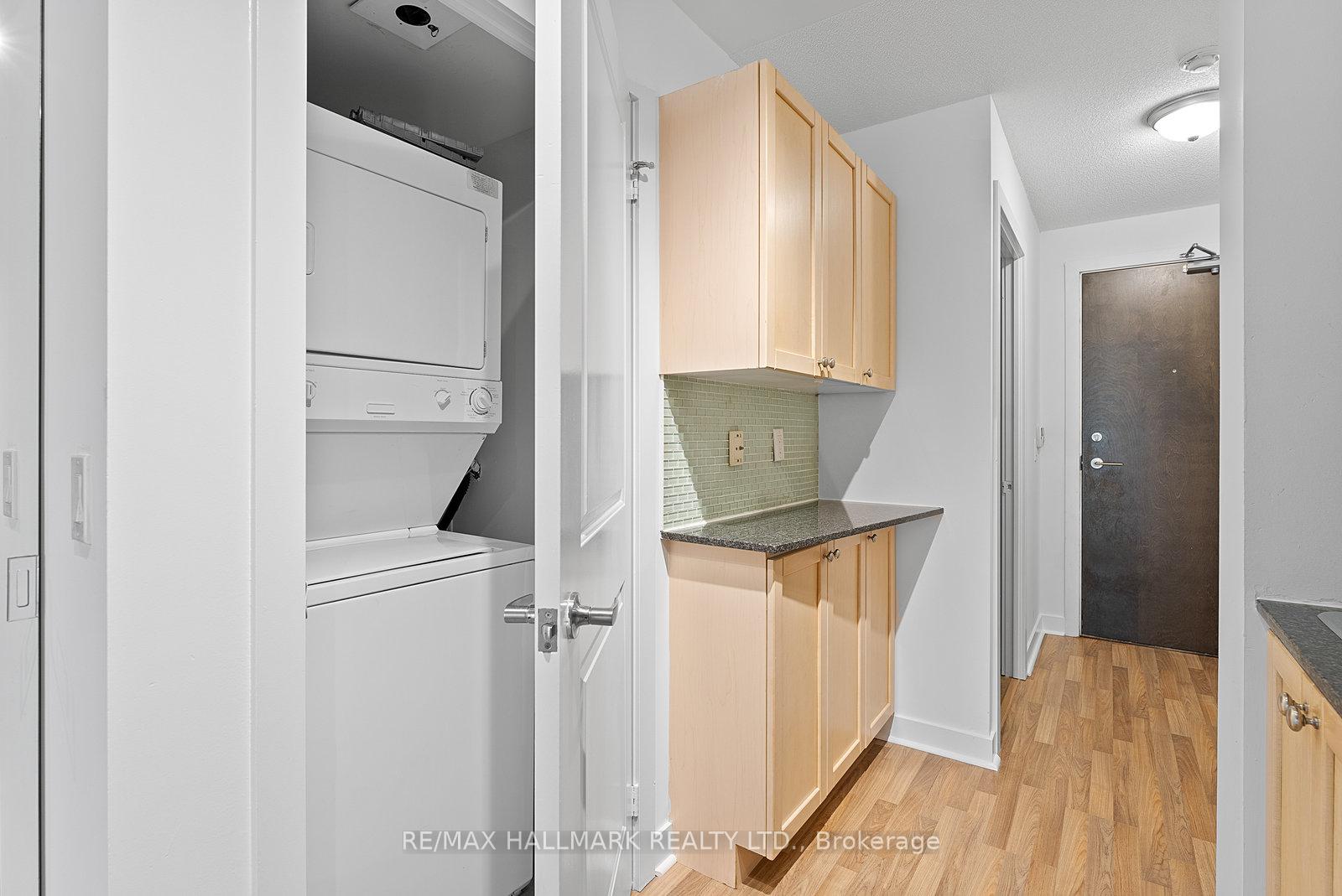 Photo 5 of Unit 902, 50 Lynn Williams Street, Toronto, Niagara — HOMEH