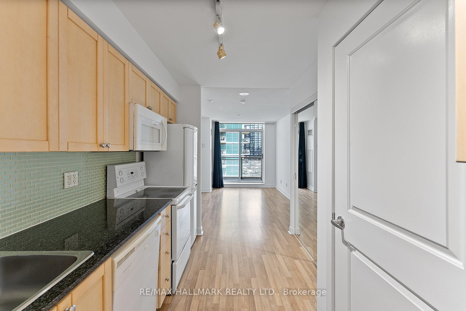 Photo 17 of Unit 902, 50 Lynn Williams Street, Toronto, Niagara — HOMEH