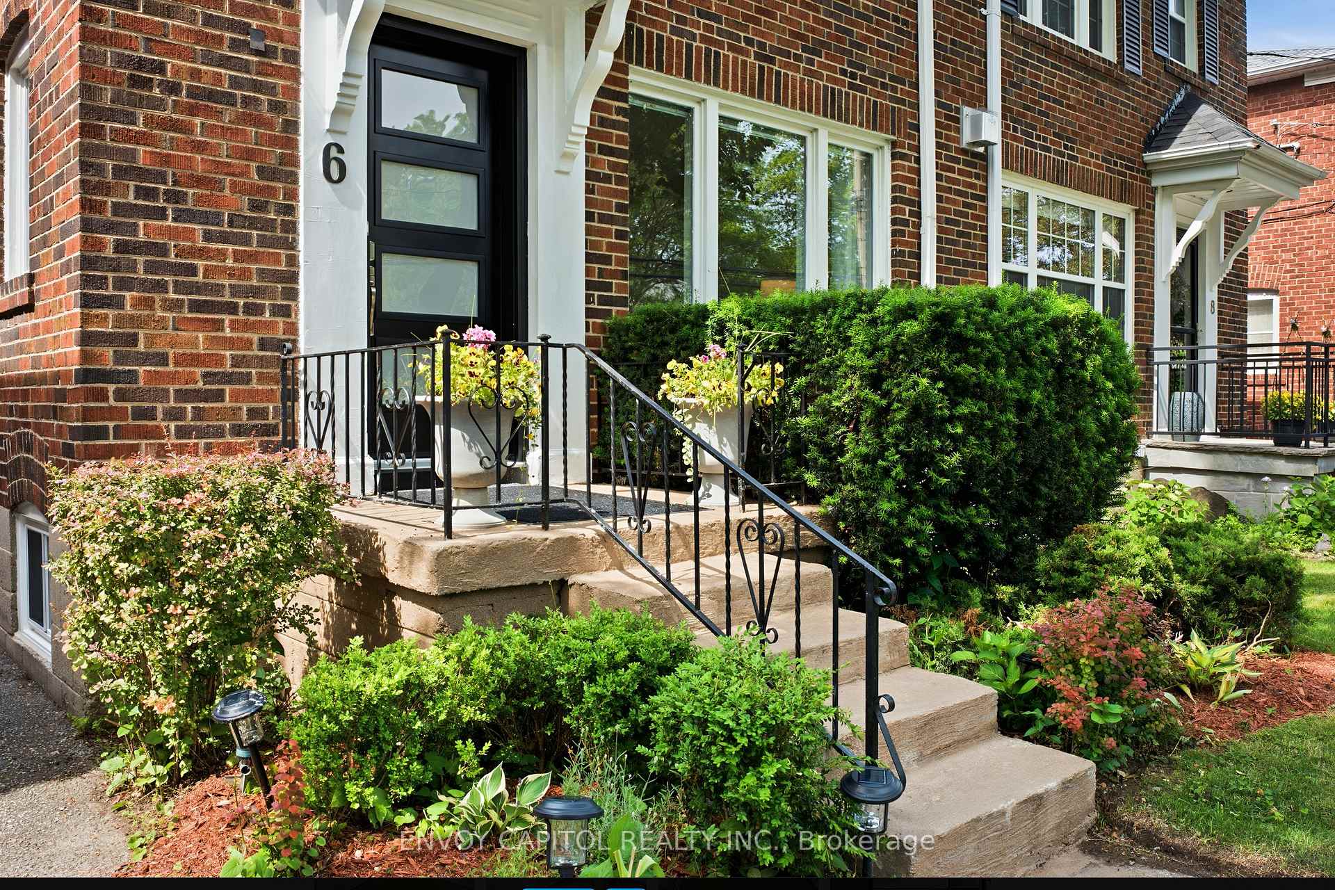 Photo 2 of 6 Thursfield Crescent, Toronto, Leaside — HOMEH
