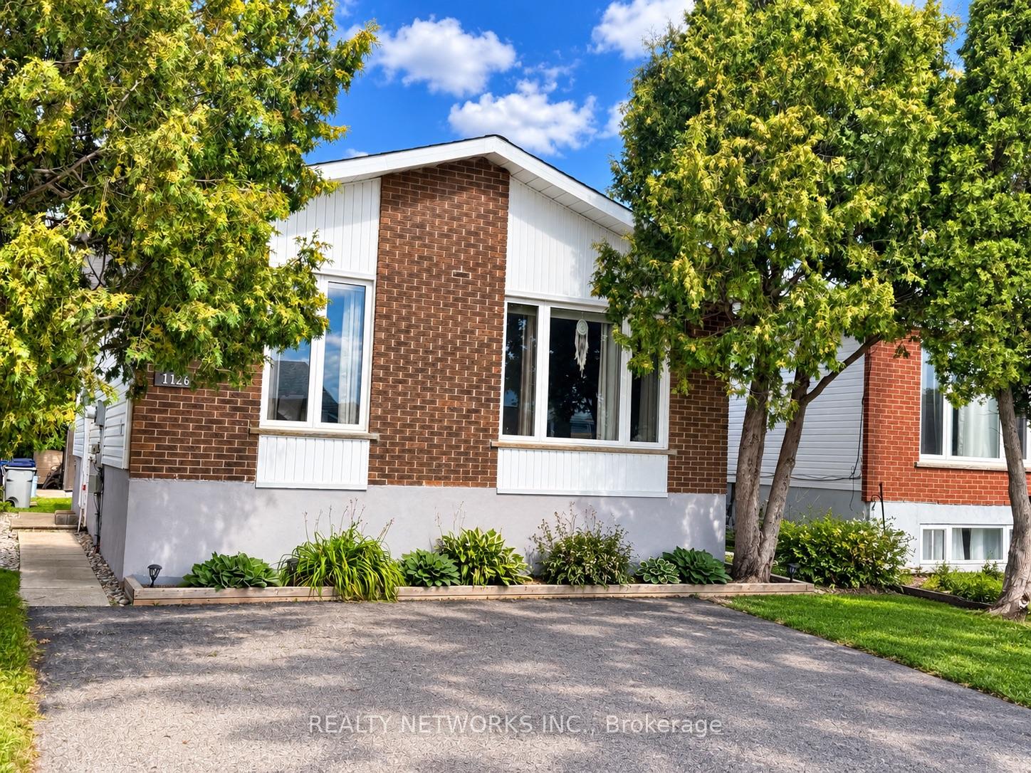 Front of 1126 Gatineau Boulevard