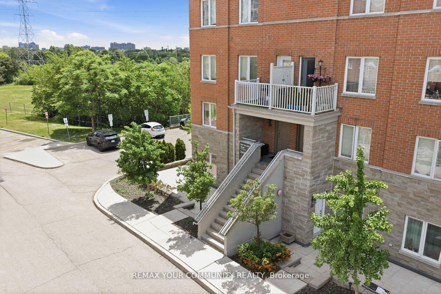 Photo 2 of Unit #204, 35 Richgrove Drive, Etobicoke, Willowridge-Martingrove-Richview — HOMEH