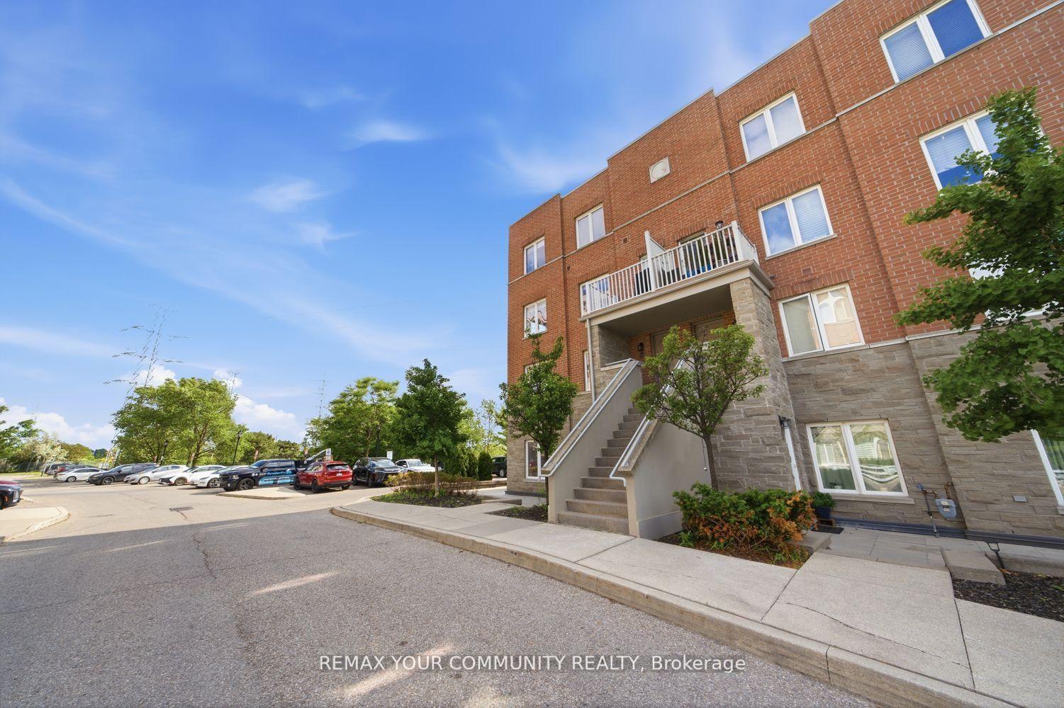 Photo 3 of Unit #204, 35 Richgrove Drive, Etobicoke, Willowridge-Martingrove-Richview — HOMEH