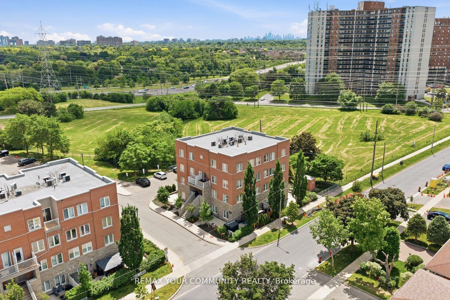 Photo 4 of Unit #204, 35 Richgrove Drive, Etobicoke, Willowridge-Martingrove-Richview — HOMEH