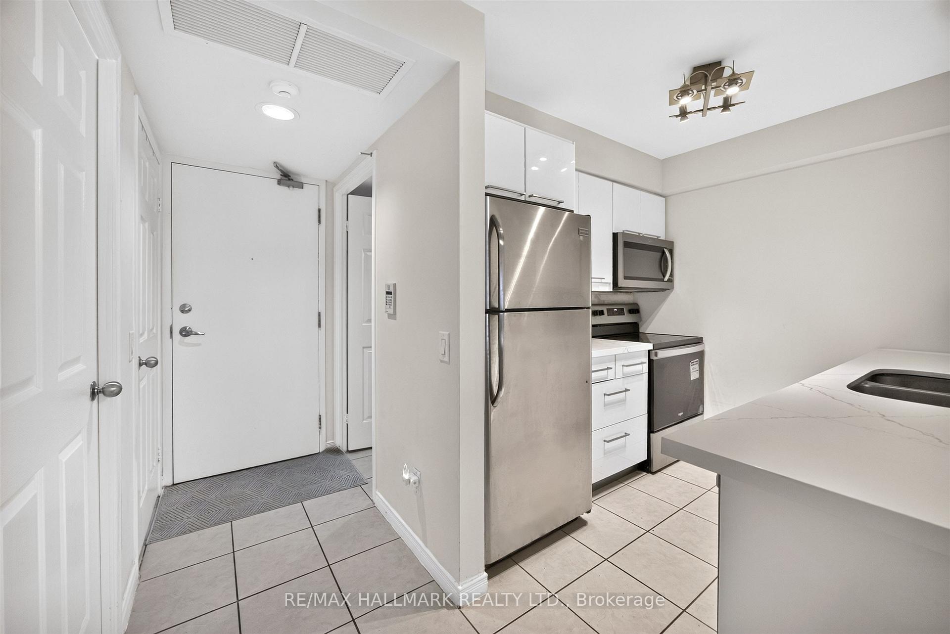Photo 4 of Unit 812, 155 Beecroft Road, North York, Lansing-Westgate — HOMEH