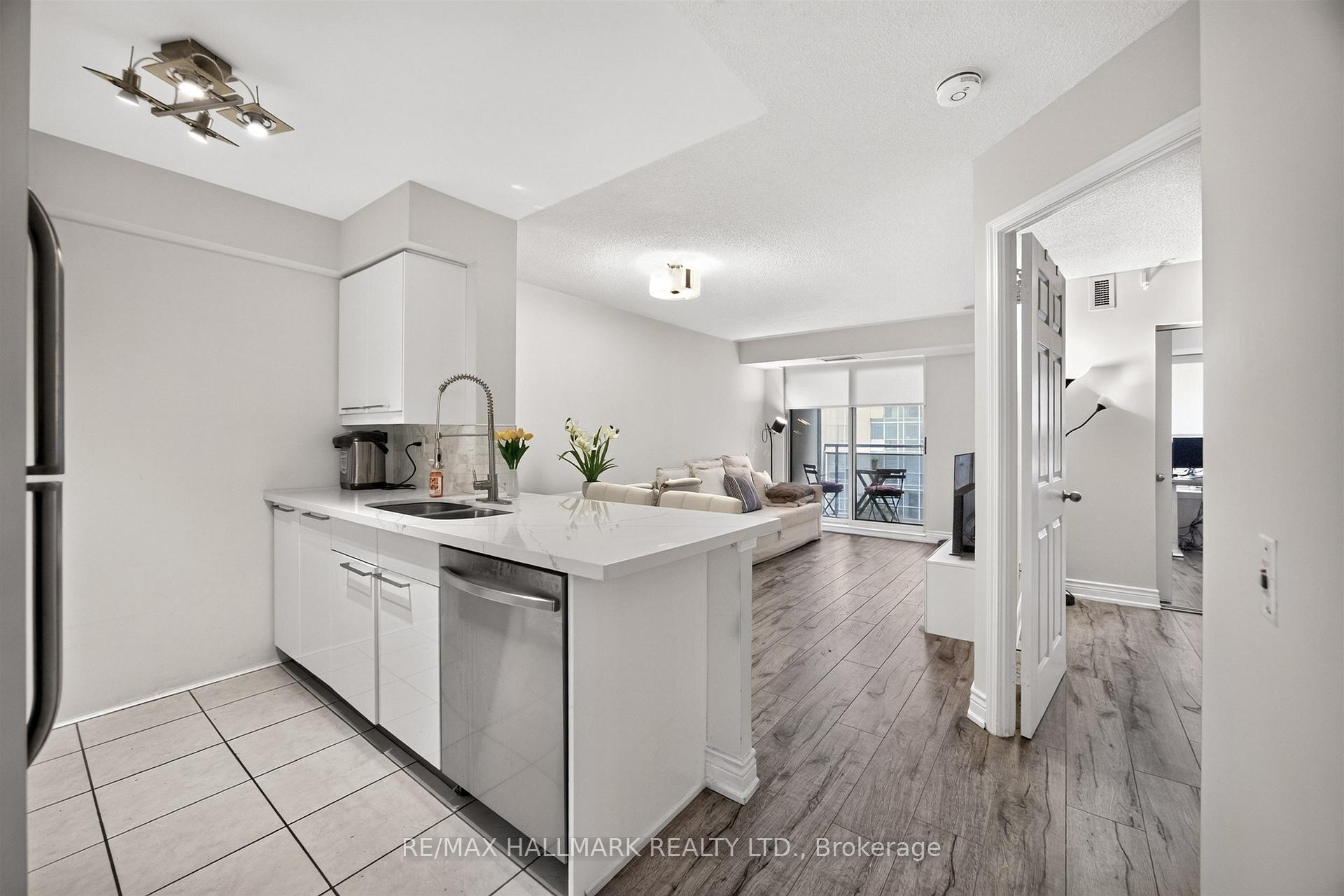 Photo 5 of Unit 812, 155 Beecroft Road, North York, Lansing-Westgate — HOMEH