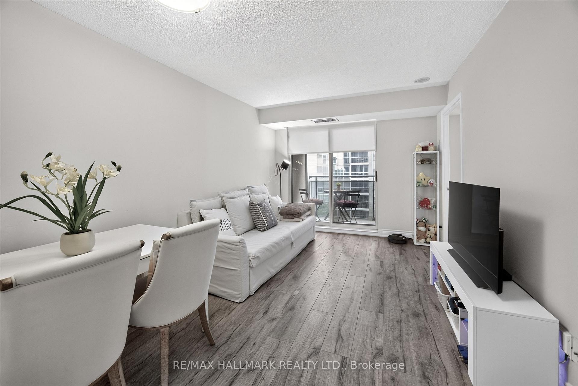Photo 13 of Unit 812, 155 Beecroft Road, North York, Lansing-Westgate — HOMEH