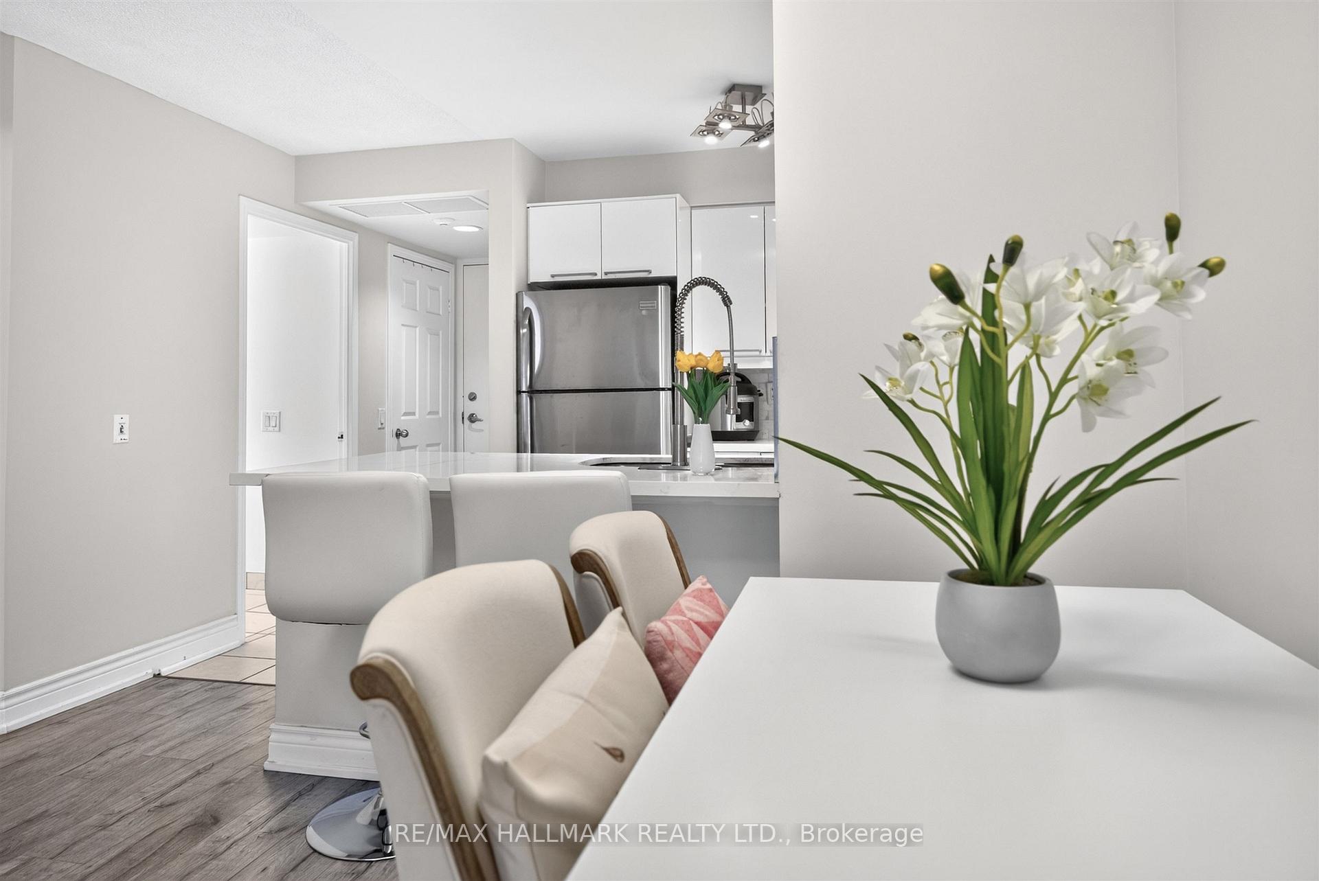 Photo 14 of Unit 812, 155 Beecroft Road, North York, Lansing-Westgate — HOMEH