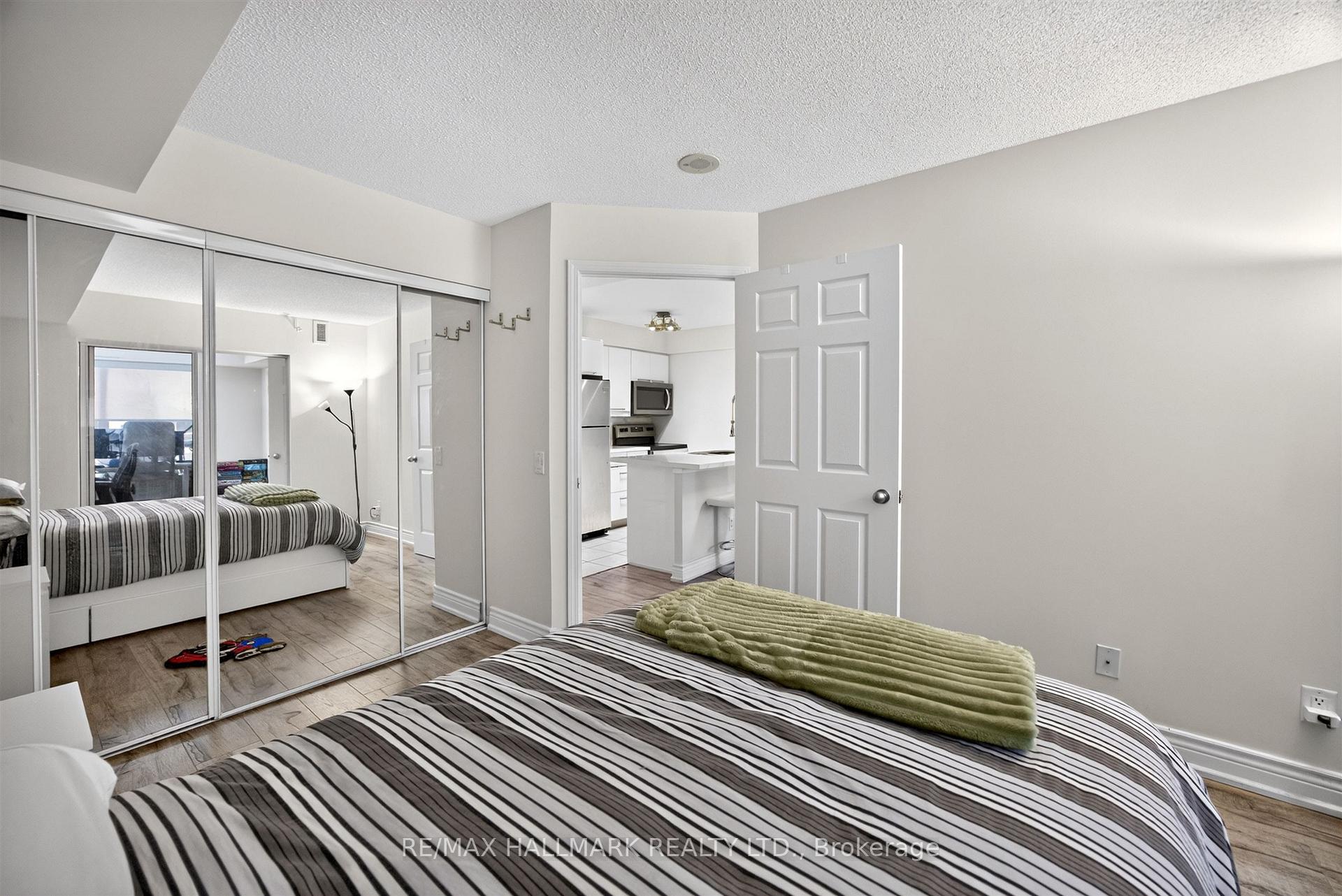 Photo 21 of Unit 812, 155 Beecroft Road, North York, Lansing-Westgate — HOMEH