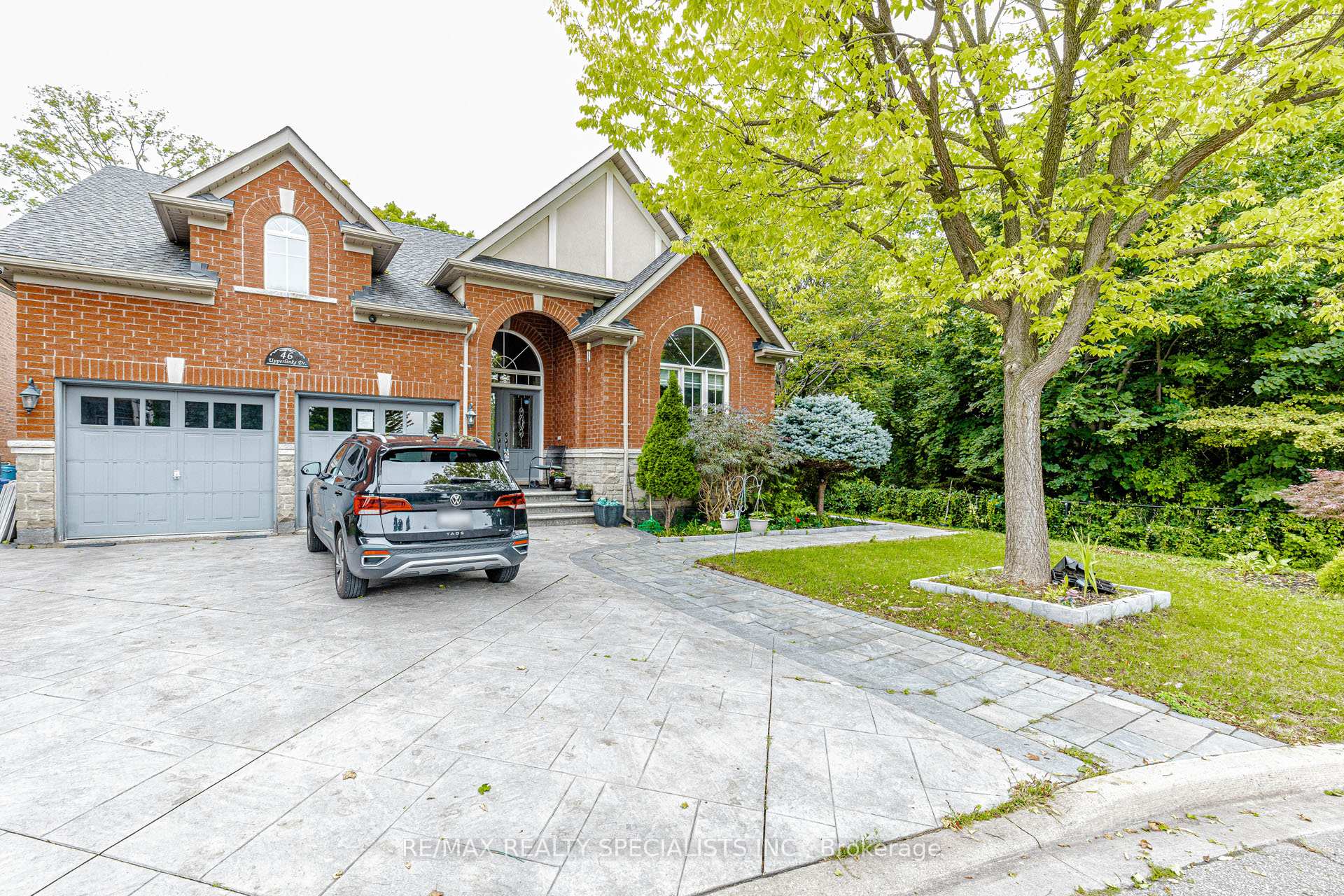 Photo 2 of Unit Basement, 46 Upperlinks Drive, Brampton, Bram East — HOMEH