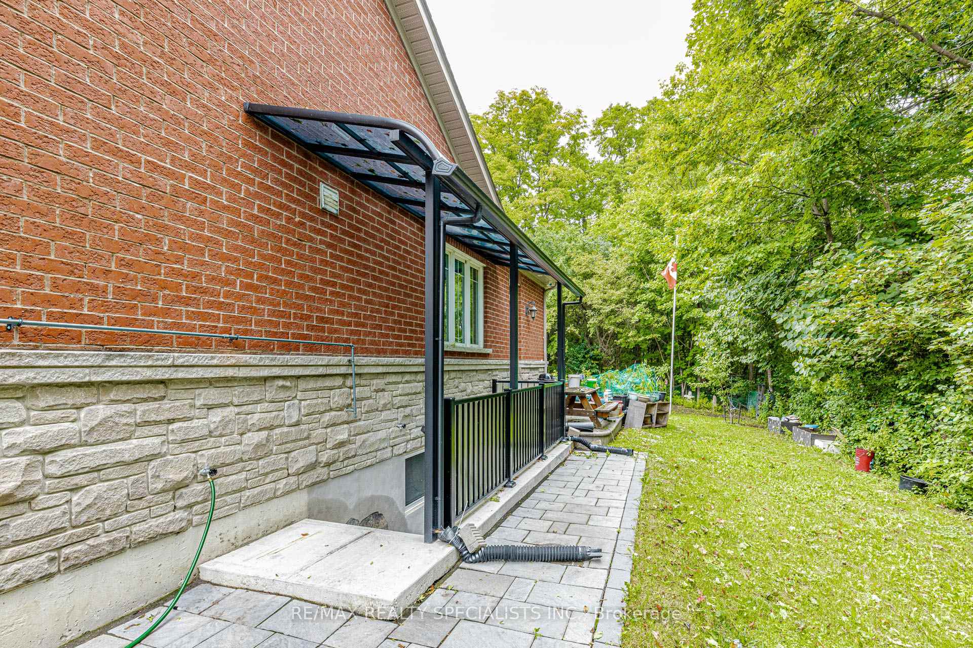 Photo 5 of Unit Basement, 46 Upperlinks Drive, Brampton, Bram East — HOMEH