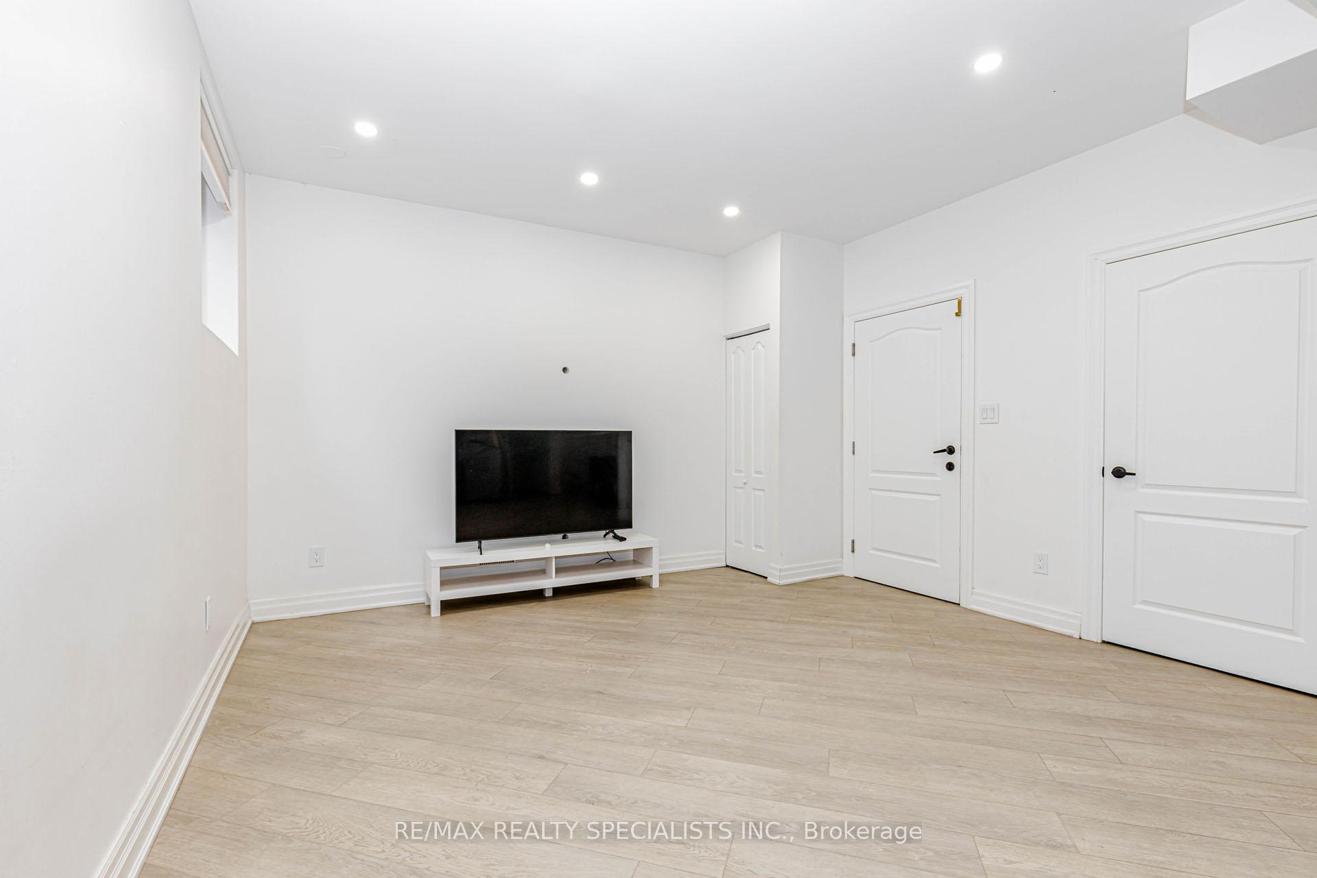 Photo 14 of Unit Basement, 46 Upperlinks Drive, Brampton, Bram East — HOMEH