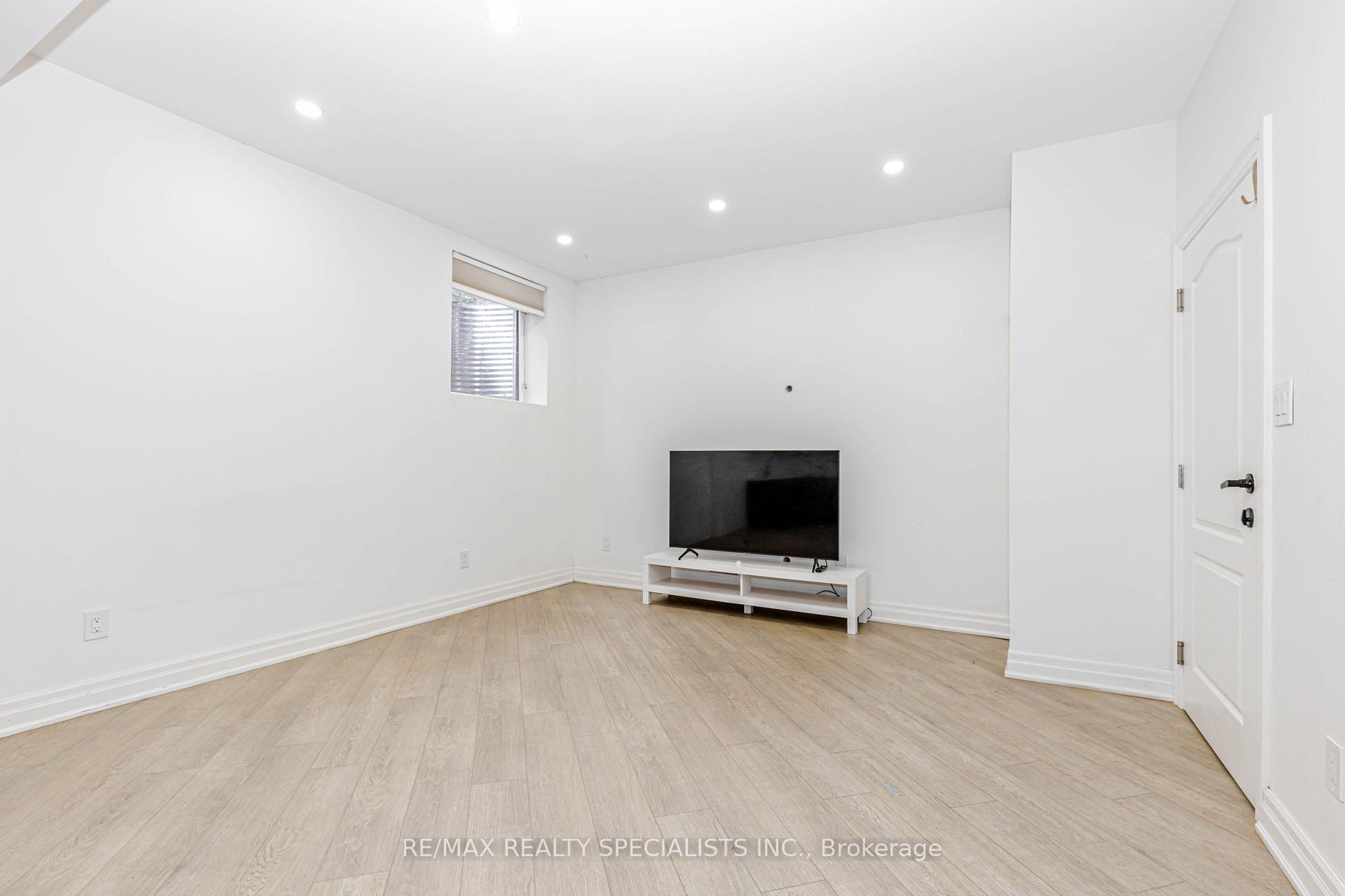 Photo 16 of Unit Basement, 46 Upperlinks Drive, Brampton, Bram East — HOMEH