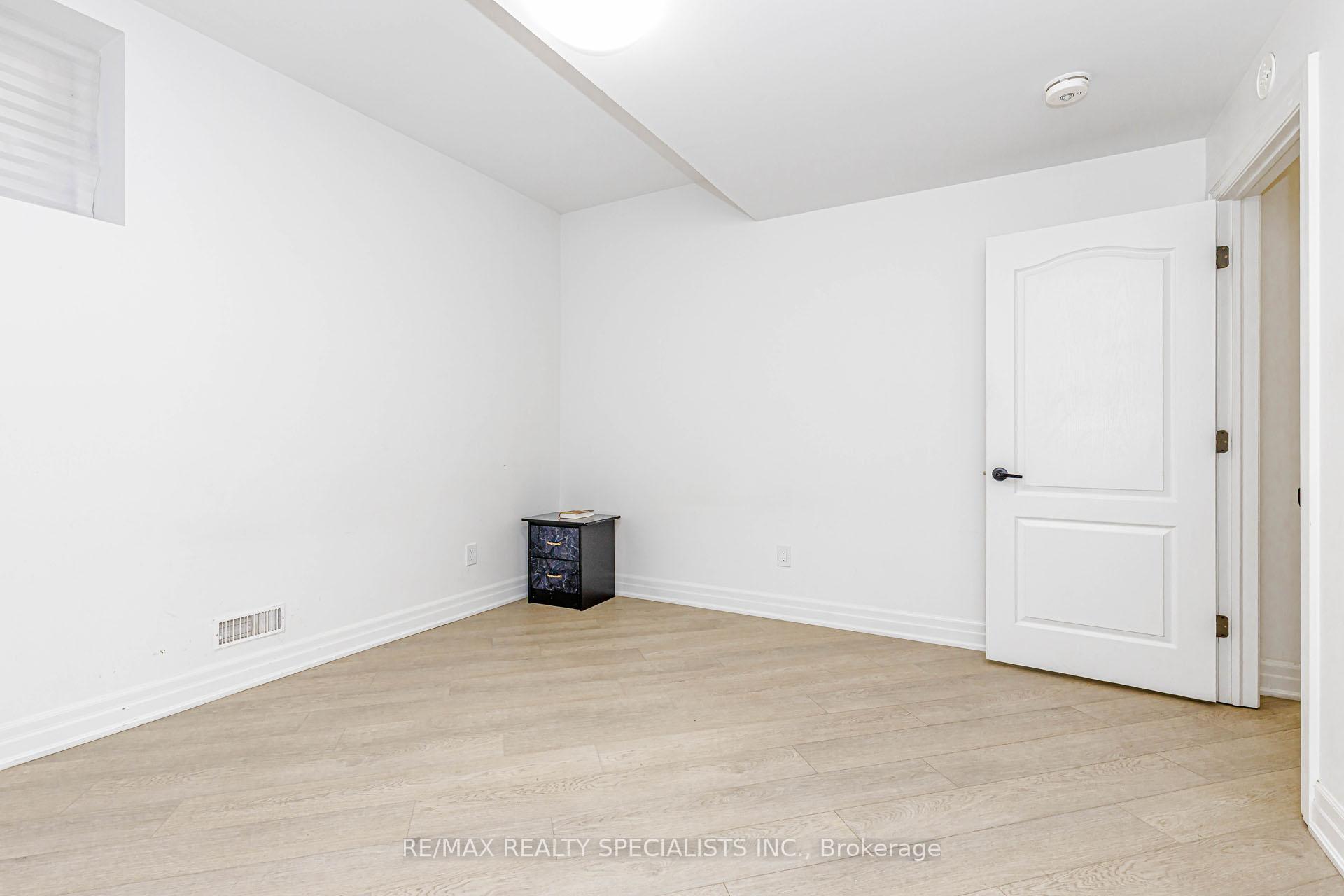 Photo 33 of Unit Basement, 46 Upperlinks Drive, Brampton, Bram East — HOMEH