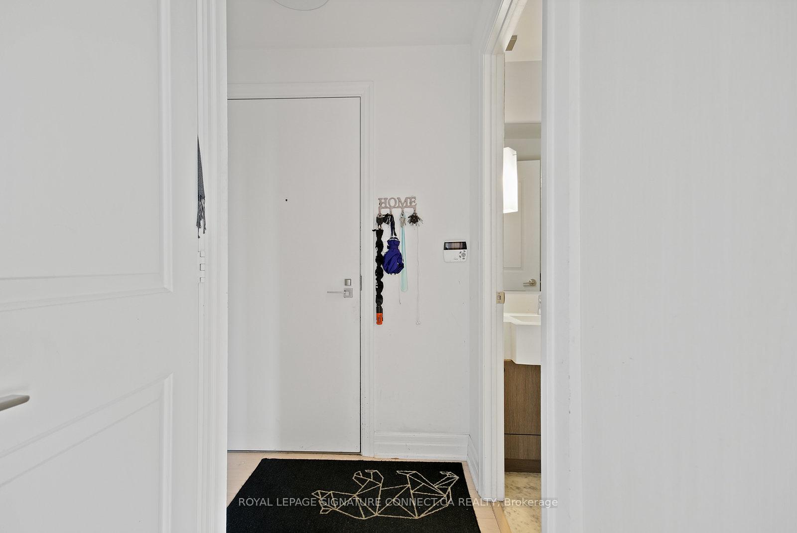 Photo 3 of Unit 808, 8 The Esplanade, Toronto, Waterfront Communities — HOMEH