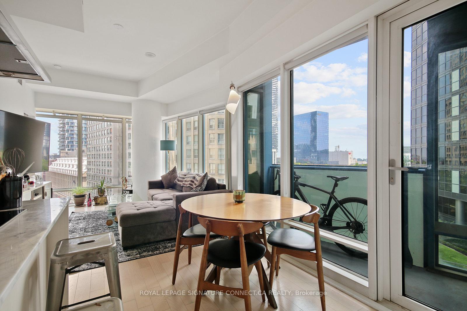 Photo 12 of Unit 808, 8 The Esplanade, Toronto, Waterfront Communities — HOMEH