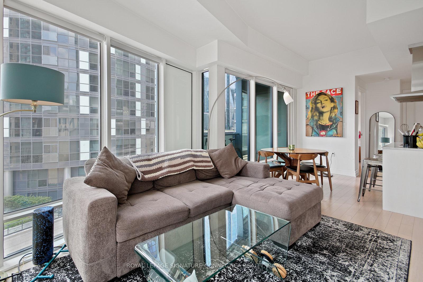 Photo 16 of Unit 808, 8 The Esplanade, Toronto, Waterfront Communities — HOMEH